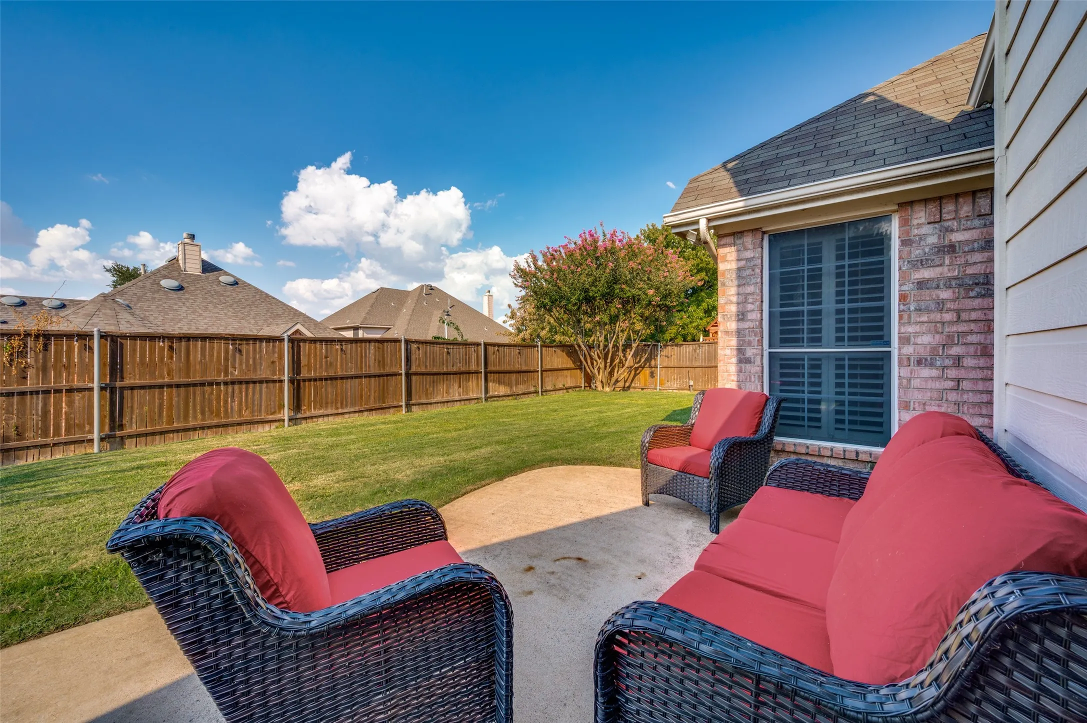 Single Family Residence For Sale in Collin County , 8804 Aviary Drive, Mc Kinney, Texas 75072, 3 Bedroom, 2 Bathroom, 2 Garage spaces, 2,603 Sqft, built in 1999, mls#21392267, Real Estate Agent in Mc Kinney, Homes For Sale in Collin county, Homes For Sale in Mc Kinney, Realtor in Mc Kinney Texas, Real Estate Brokerage Independent Realty Texas, Luminita Cordes Realtor