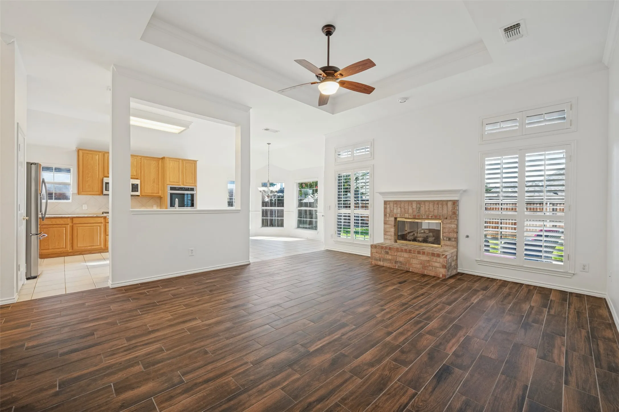 Single Family Residence For Sale in Collin County , 8804 Aviary Drive, Mc Kinney, Texas 75072, 3 Bedroom, 2 Bathroom, 2 Garage spaces, 2,603 Sqft, built in 1999, mls#21392267, Real Estate Agent in Mc Kinney, Homes For Sale in Collin county, Homes For Sale in Mc Kinney, Realtor in Mc Kinney Texas, Real Estate Brokerage Independent Realty Texas, Luminita Cordes Realtor