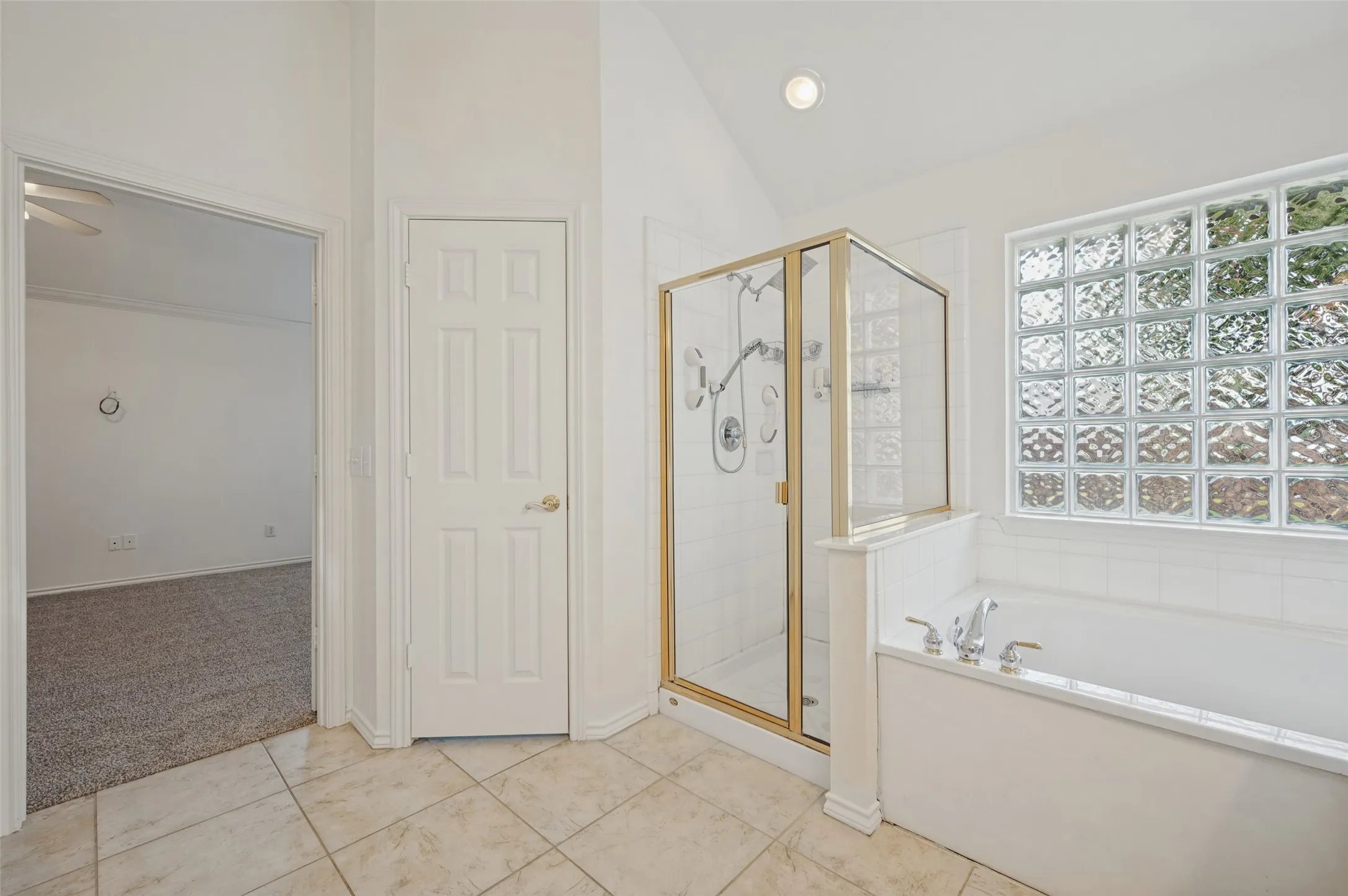 Single Family Residence For Sale in Collin County , 8804 Aviary Drive, Mc Kinney, Texas 75072, 3 Bedroom, 2 Bathroom, 2 Garage spaces, 2,603 Sqft, built in 1999, mls#21392267, Real Estate Agent in Mc Kinney, Homes For Sale in Collin county, Homes For Sale in Mc Kinney, Realtor in Mc Kinney Texas, Real Estate Brokerage Independent Realty Texas, Luminita Cordes Realtor