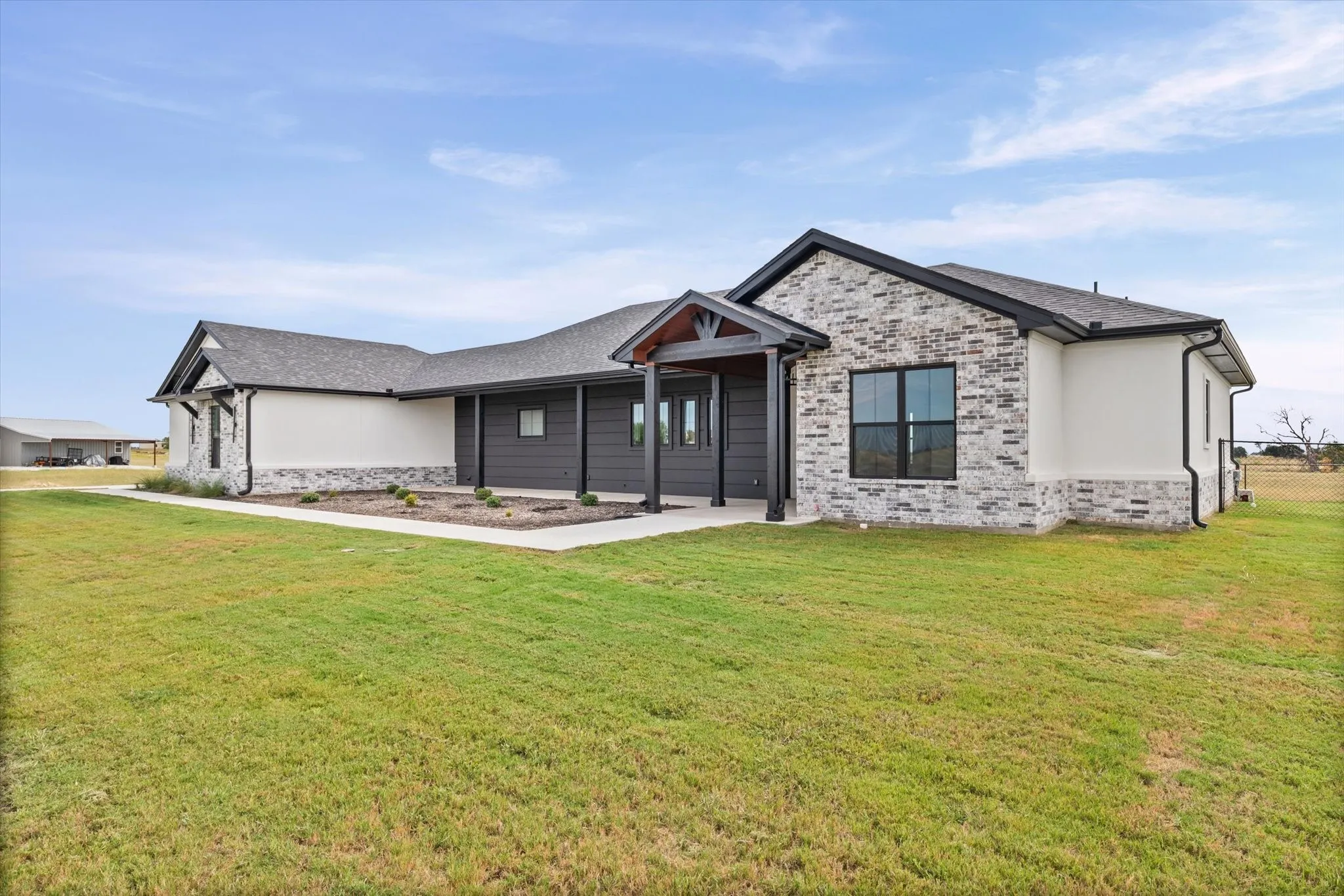 Single Family Residence For Sale in Mc Lennan County , 611 Willow Moon Ranch, Crawford, Texas 76638, 4 Bedroom, 4 Bathroom, 3 Garage spaces, 2,602 Sqft, built in 2026, mls#21393846, Real Estate Agent in Crawford, Homes For Sale in Mc Lennan county, Homes For Sale in Crawford, Realtor in Crawford Texas, Real Estate Brokerage Independent Realty Texas, Luminita Cordes Realtor