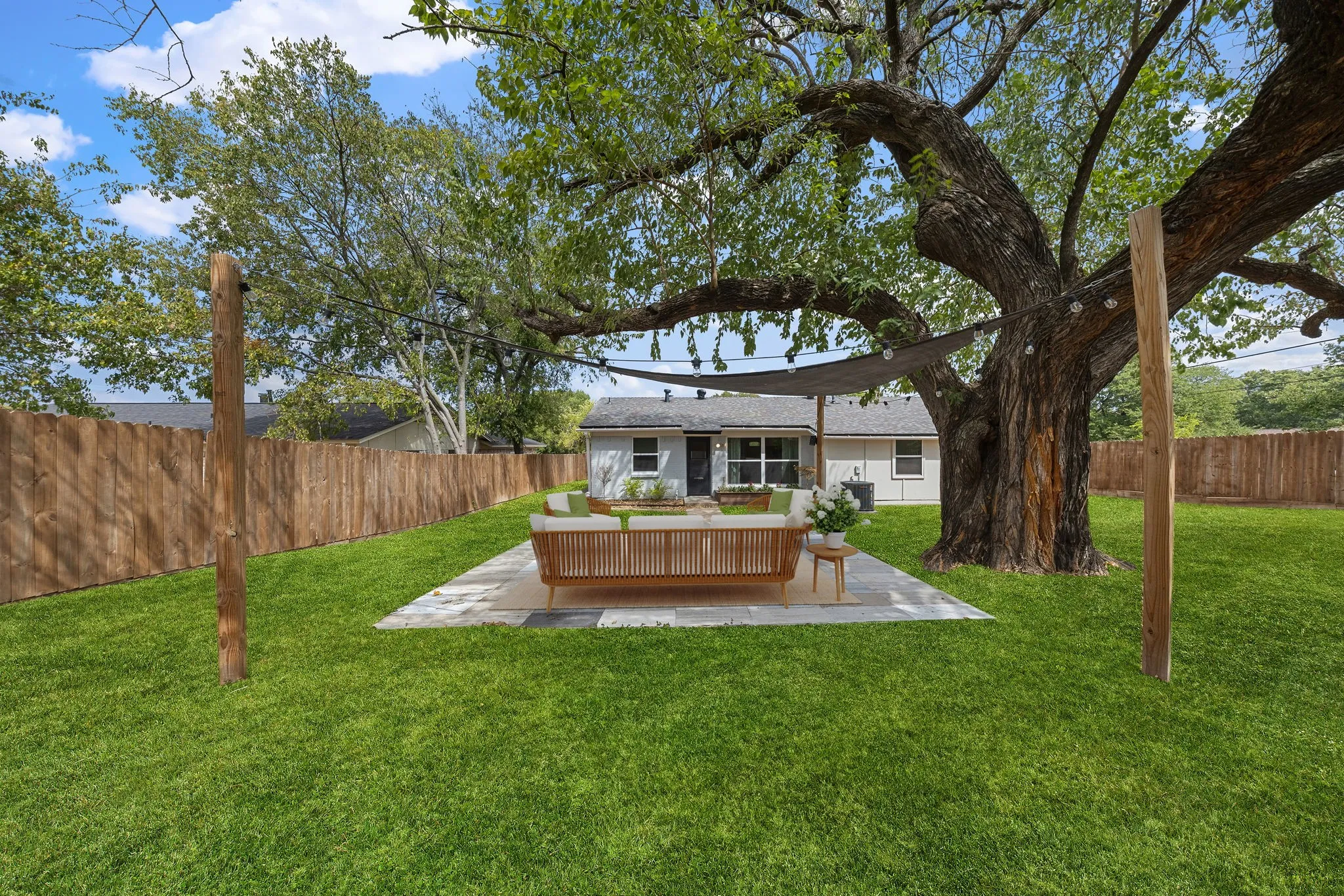 Single Family Residence For Sale in Collin County , 3016 Briarwood Drive, Plano, Texas 75074, 3 Bedroom, 2 Bathroom, 2 Garage spaces, 1,323 Sqft, built in 1968, mls#21392376, Real Estate Agent in Plano, Homes For Sale in Collin county, Homes For Sale in Plano, Realtor in Plano Texas, Real Estate Brokerage Independent Realty Texas, Luminita Cordes Realtor