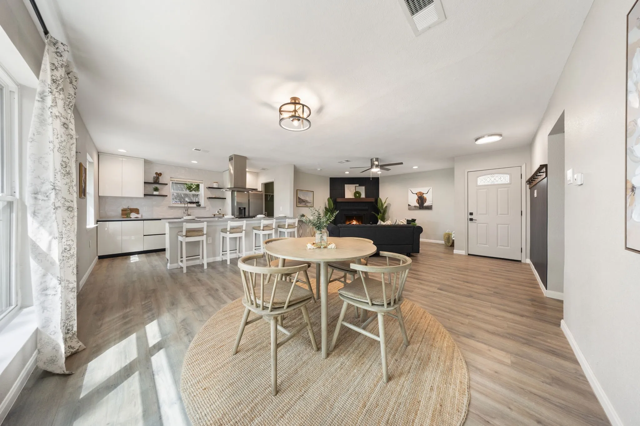 Single Family Residence For Sale in Collin County , 3016 Briarwood Drive, Plano, Texas 75074, 3 Bedroom, 2 Bathroom, 2 Garage spaces, 1,323 Sqft, built in 1968, mls#21392376, Real Estate Agent in Plano, Homes For Sale in Collin county, Homes For Sale in Plano, Realtor in Plano Texas, Real Estate Brokerage Independent Realty Texas, Luminita Cordes Realtor