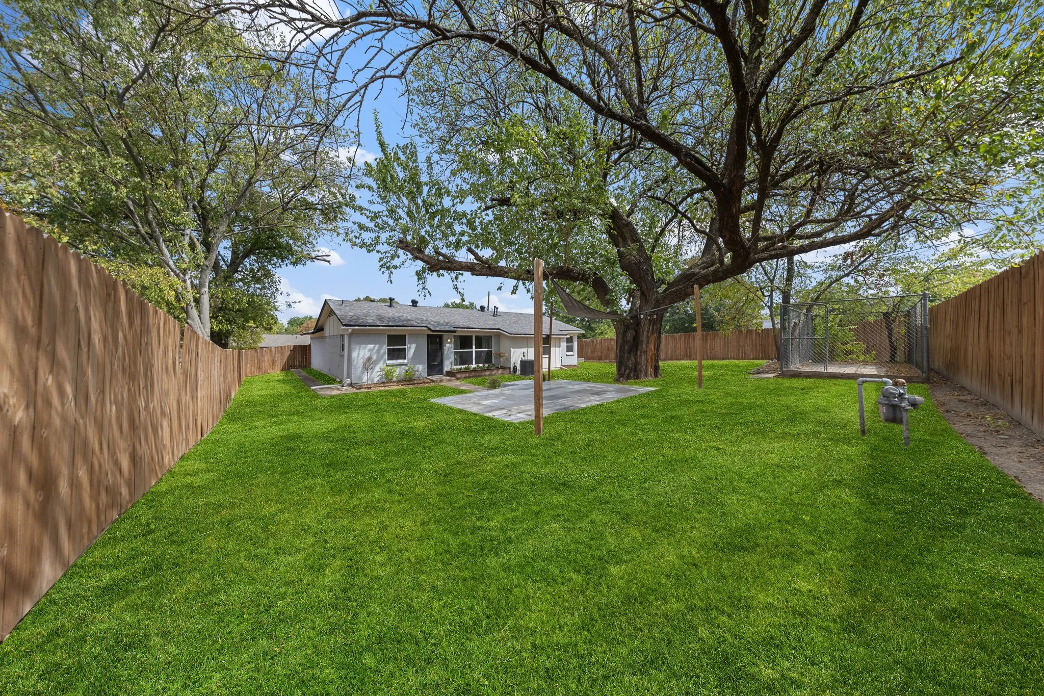 Single Family Residence For Sale in Collin County , 3016 Briarwood Drive, Plano, Texas 75074, 3 Bedroom, 2 Bathroom, 2 Garage spaces, 1,323 Sqft, built in 1968, mls#21392376, Real Estate Agent in Plano, Homes For Sale in Collin county, Homes For Sale in Plano, Realtor in Plano Texas, Real Estate Brokerage Independent Realty Texas, Luminita Cordes Realtor