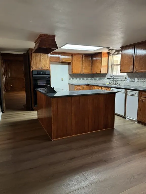 Single Family Residence For Sale in Denton County , 8260 Tudor Lane, Argyle, Texas 76226, 3 Bedroom, 3 Bathroom, 4 Garage spaces, 2,267 Sqft, built in 1976, mls#21393810, Real Estate Agent in Argyle, Homes For Sale in Denton county, Homes For Sale in Argyle, Realtor in Argyle Texas, Real Estate Brokerage Independent Realty Texas, Luminita Cordes Realtor