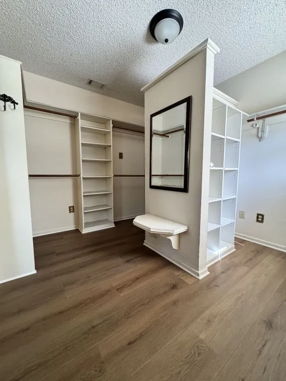 Single Family Residence For Sale in Denton County , 8260 Tudor Lane, Argyle, Texas 76226, 3 Bedroom, 3 Bathroom, 4 Garage spaces, 2,267 Sqft, built in 1976, mls#21393810, Real Estate Agent in Argyle, Homes For Sale in Denton county, Homes For Sale in Argyle, Realtor in Argyle Texas, Real Estate Brokerage Independent Realty Texas, Luminita Cordes Realtor
