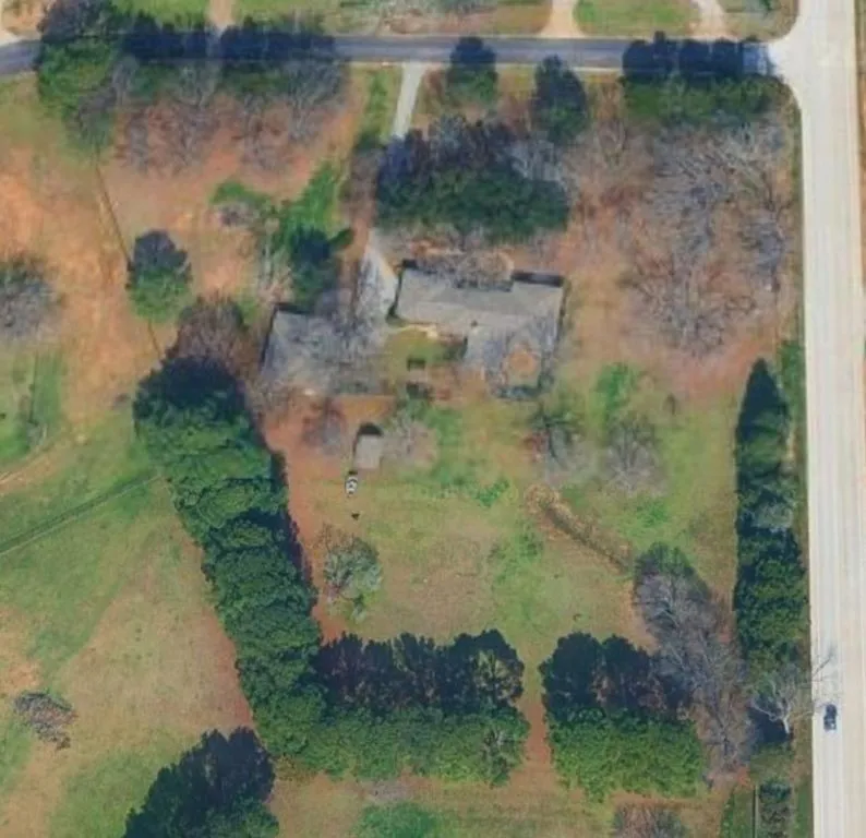 Single Family Residence For Sale in Denton County , 8260 Tudor Lane, Argyle, Texas 76226, 3 Bedroom, 3 Bathroom, 4 Garage spaces, 2,267 Sqft, built in 1976, mls#21393810, Real Estate Agent in Argyle, Homes For Sale in Denton county, Homes For Sale in Argyle, Realtor in Argyle Texas, Real Estate Brokerage Independent Realty Texas, Luminita Cordes Realtor