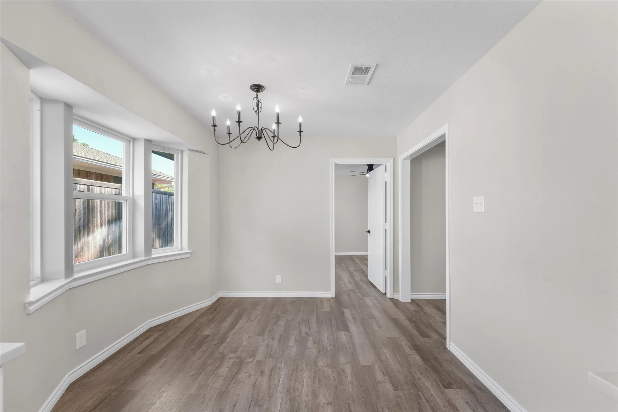 Single Family Residence For Rent in Denton County , 1441 Evergreen Drive, Lewisville, Texas 75067, 3 Bedroom, 2 Bathroom, 2 Garage spaces, 1,839 Sqft, built in 1973, mls#21392577, Real Estate Agent in Lewisville, Homes For Rent in Denton county, Homes For Rent in Lewisville, Realtor in Lewisville Texas, Real Estate Brokerage Independent Realty Texas, Luminita Cordes Realtor