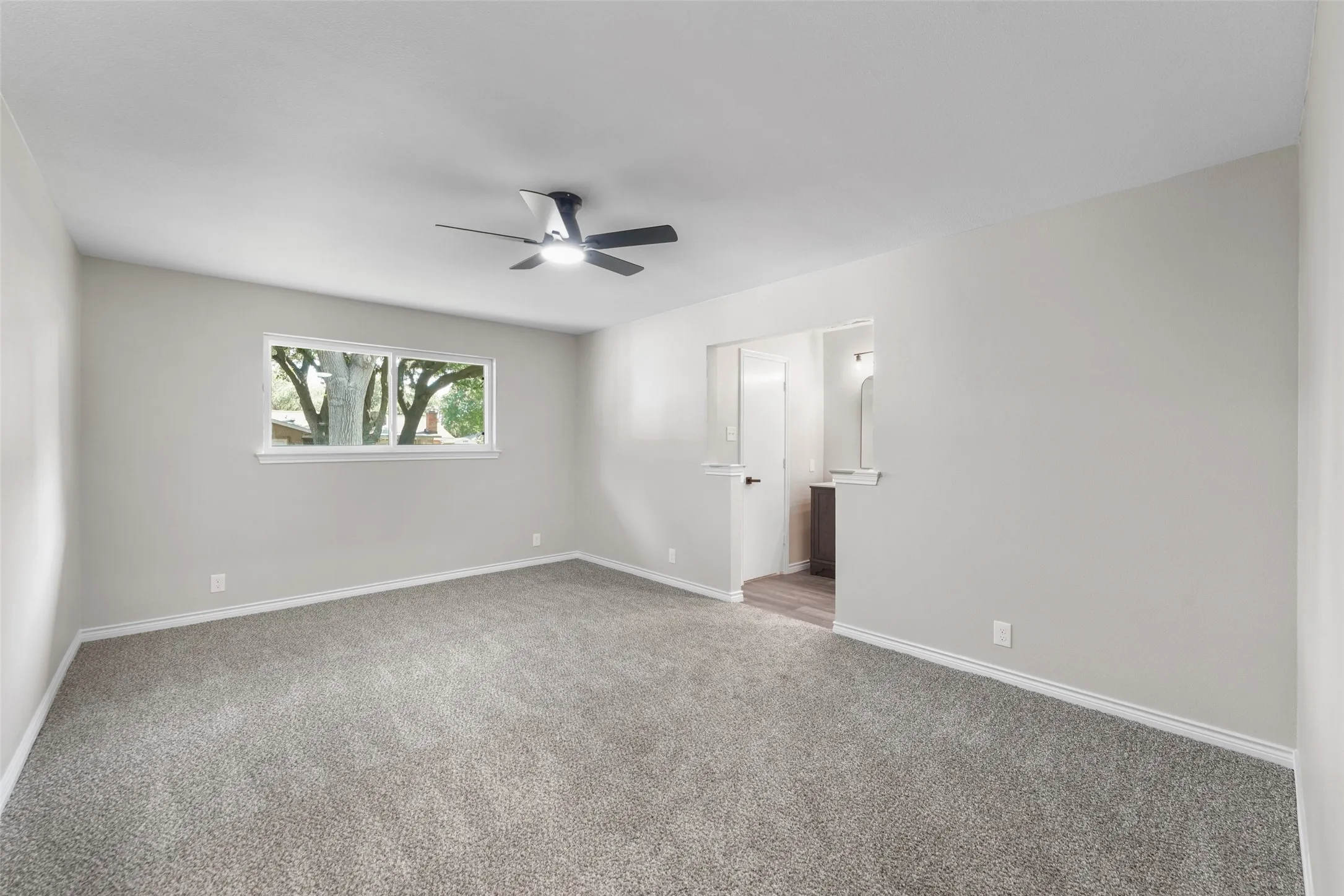 Single Family Residence For Rent in Denton County , 1441 Evergreen Drive, Lewisville, Texas 75067, 3 Bedroom, 2 Bathroom, 2 Garage spaces, 1,839 Sqft, built in 1973, mls#21392577, Real Estate Agent in Lewisville, Homes For Rent in Denton county, Homes For Rent in Lewisville, Realtor in Lewisville Texas, Real Estate Brokerage Independent Realty Texas, Luminita Cordes Realtor