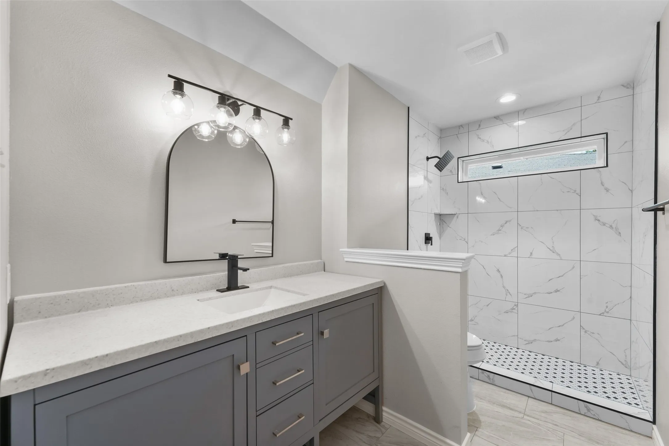 Single Family Residence For Rent in Denton County , 1441 Evergreen Drive, Lewisville, Texas 75067, 3 Bedroom, 2 Bathroom, 2 Garage spaces, 1,839 Sqft, built in 1973, mls#21392577, Real Estate Agent in Lewisville, Homes For Rent in Denton county, Homes For Rent in Lewisville, Realtor in Lewisville Texas, Real Estate Brokerage Independent Realty Texas, Luminita Cordes Realtor