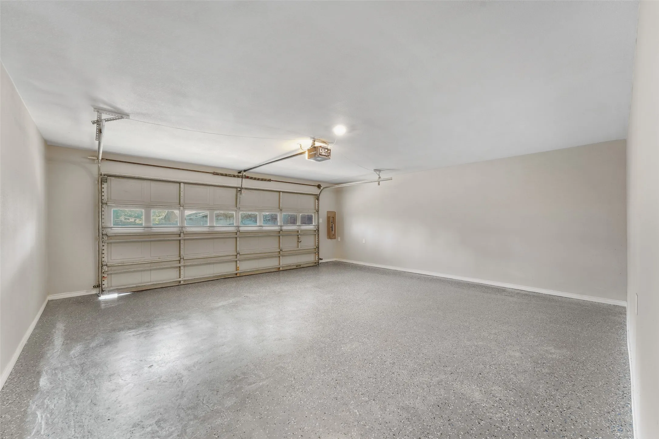 Single Family Residence For Rent in Denton County , 1441 Evergreen Drive, Lewisville, Texas 75067, 3 Bedroom, 2 Bathroom, 2 Garage spaces, 1,839 Sqft, built in 1973, mls#21392577, Real Estate Agent in Lewisville, Homes For Rent in Denton county, Homes For Rent in Lewisville, Realtor in Lewisville Texas, Real Estate Brokerage Independent Realty Texas, Luminita Cordes Realtor