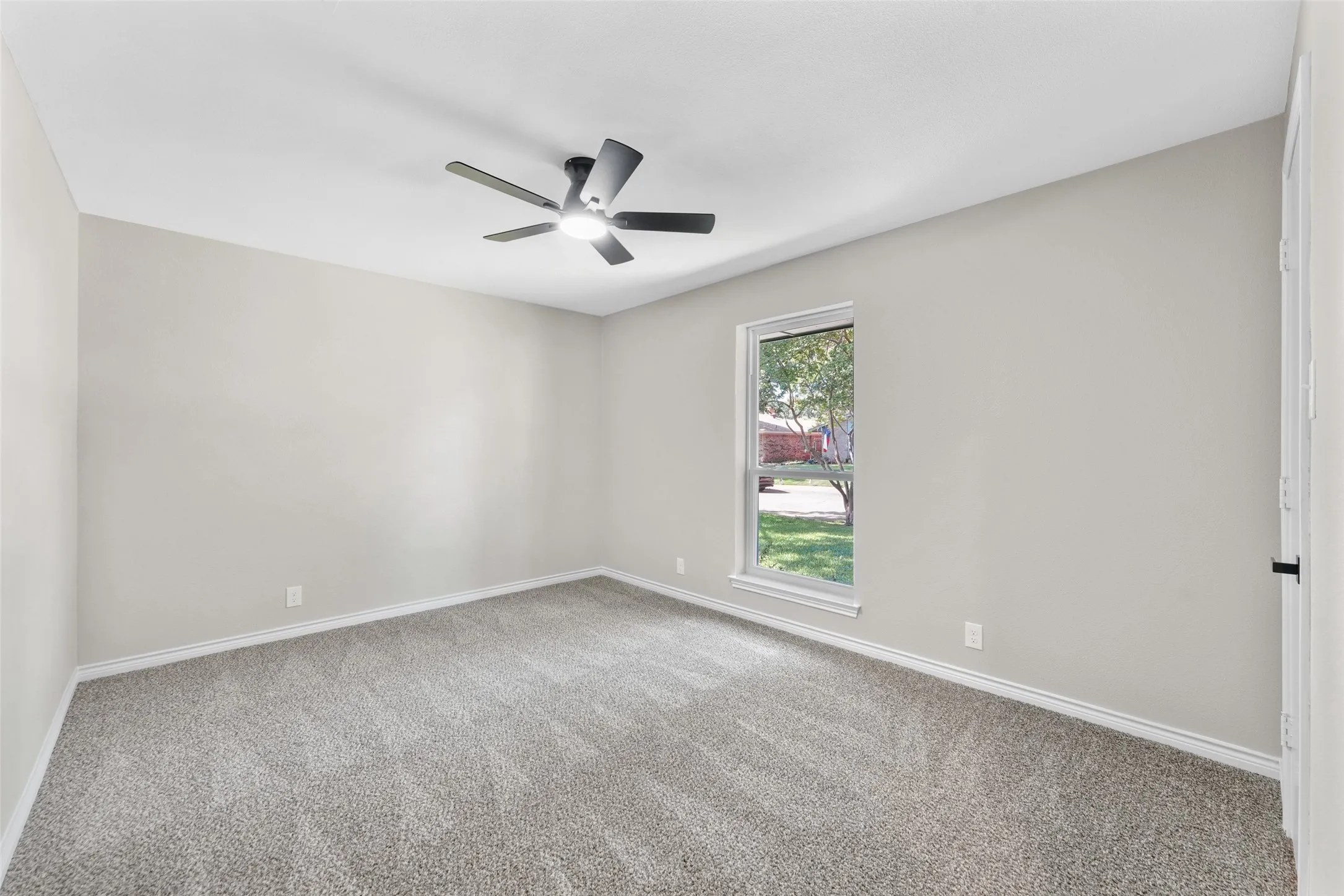 Single Family Residence For Rent in Denton County , 1441 Evergreen Drive, Lewisville, Texas 75067, 3 Bedroom, 2 Bathroom, 2 Garage spaces, 1,839 Sqft, built in 1973, mls#21392577, Real Estate Agent in Lewisville, Homes For Rent in Denton county, Homes For Rent in Lewisville, Realtor in Lewisville Texas, Real Estate Brokerage Independent Realty Texas, Luminita Cordes Realtor