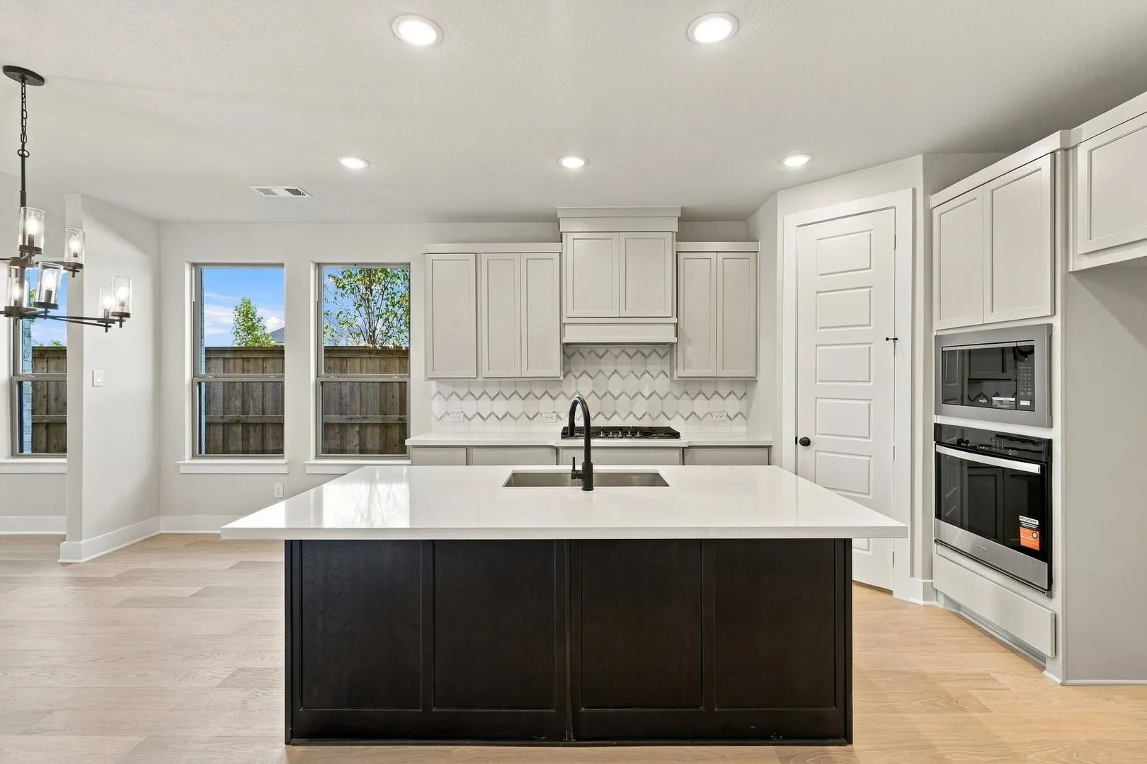 DAL_Mustang Lakes_Kenedy_3029 Casa Blanca Street (9).jpg