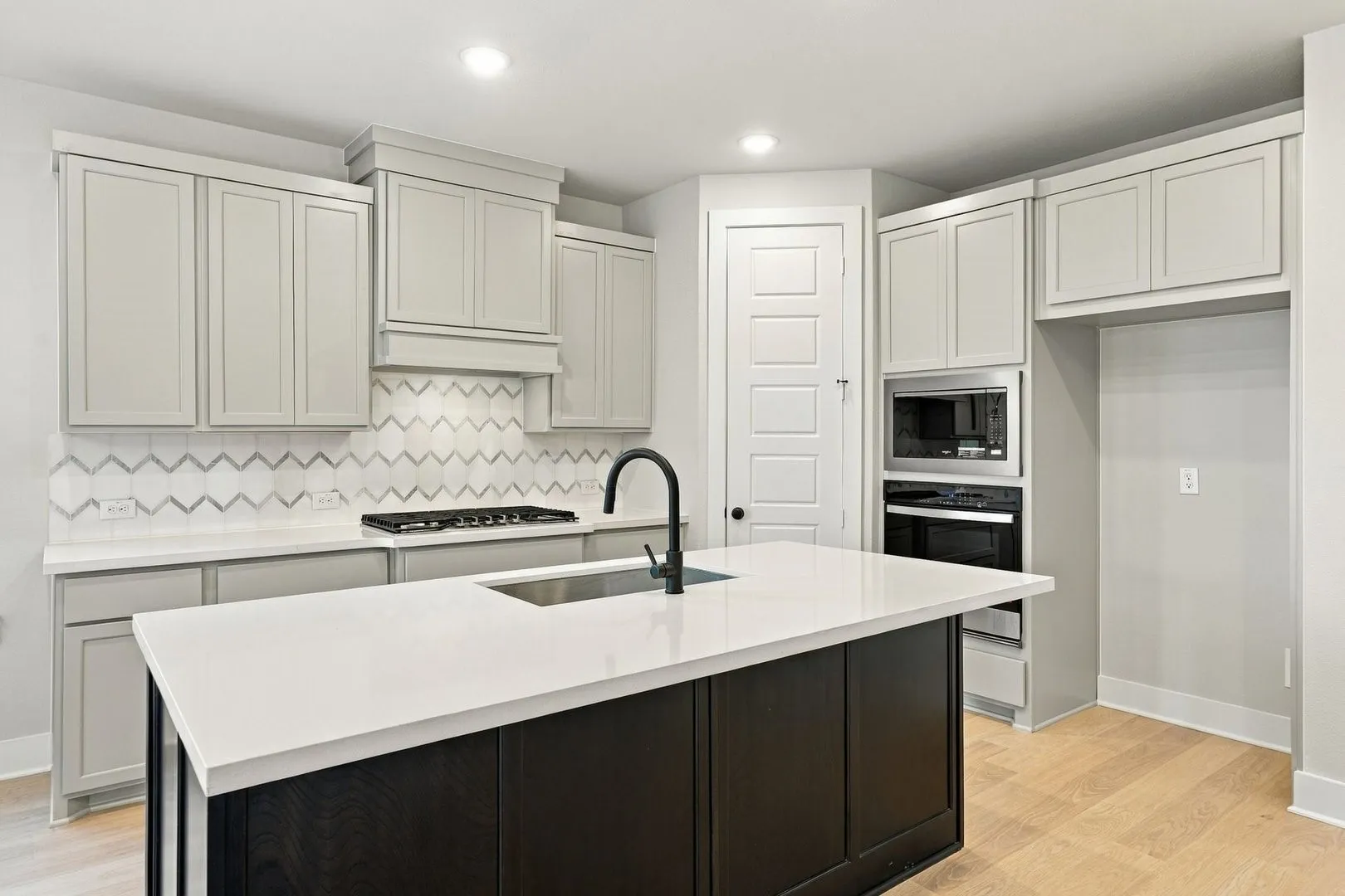 DAL_Mustang Lakes_Kenedy_3029 Casa Blanca Street (11).jpg