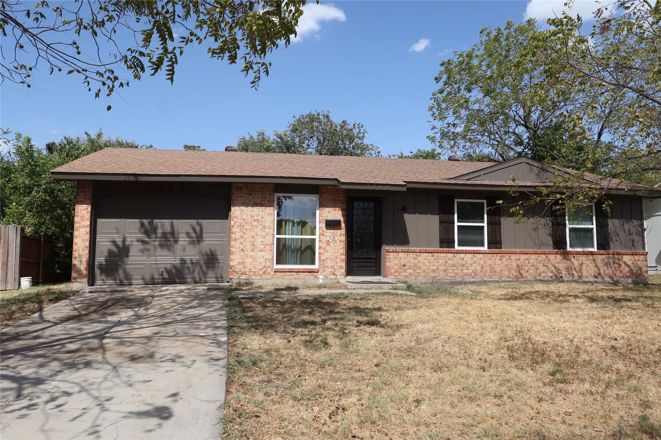 Single Family Residence For Rent in Dallas County , 3842 Commonwealth Drive, Garland, Texas 75043, 4 Bedroom, 1 Bathroom, 1 Garage spaces, 1,246 Sqft, built in 1970, mls#21387515, Real Estate Agent in Garland, Homes For Rent in Dallas county, Homes For Rent in Garland, Realtor in Garland Texas, Real Estate Brokerage Independent Realty Texas, Luminita Cordes Realtor