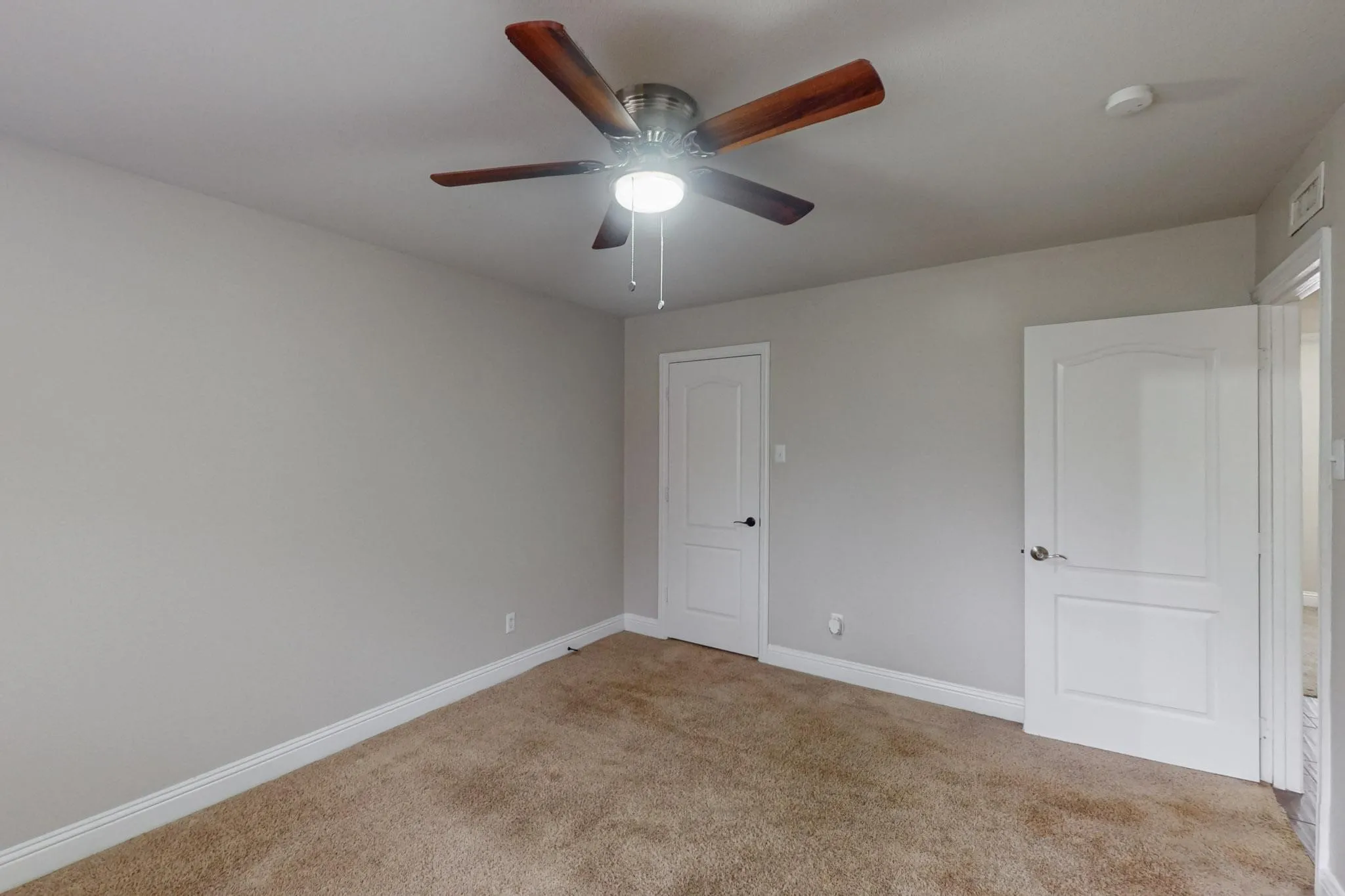 Single Family Residence For Rent in Dallas County , 3842 Commonwealth Drive, Garland, Texas 75043, 4 Bedroom, 1 Bathroom, 1 Garage spaces, 1,246 Sqft, built in 1970, mls#21387515, Real Estate Agent in Garland, Homes For Rent in Dallas county, Homes For Rent in Garland, Realtor in Garland Texas, Real Estate Brokerage Independent Realty Texas, Luminita Cordes Realtor