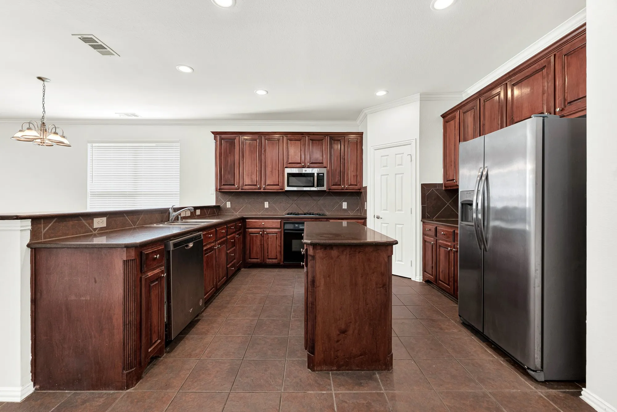 Single Family Residence For Sale in Denton County , 13270 Roadster Drive, Frisco, Texas 75033, 4 Bedroom, 3 Bathroom, 2 Garage spaces, 3,230 Sqft, built in 2004, mls#21308976, Real Estate Agent in Frisco, Homes For Sale in Denton county, Homes For Sale in Frisco, Realtor in Frisco Texas, Real Estate Brokerage Independent Realty Texas, Luminita Cordes Realtor