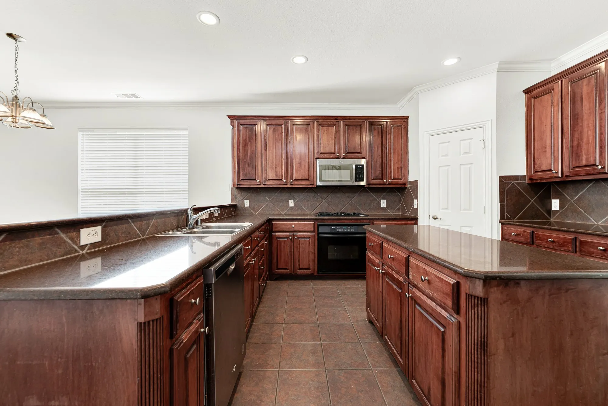 Single Family Residence For Sale in Denton County , 13270 Roadster Drive, Frisco, Texas 75033, 4 Bedroom, 3 Bathroom, 2 Garage spaces, 3,230 Sqft, built in 2004, mls#21308976, Real Estate Agent in Frisco, Homes For Sale in Denton county, Homes For Sale in Frisco, Realtor in Frisco Texas, Real Estate Brokerage Independent Realty Texas, Luminita Cordes Realtor
