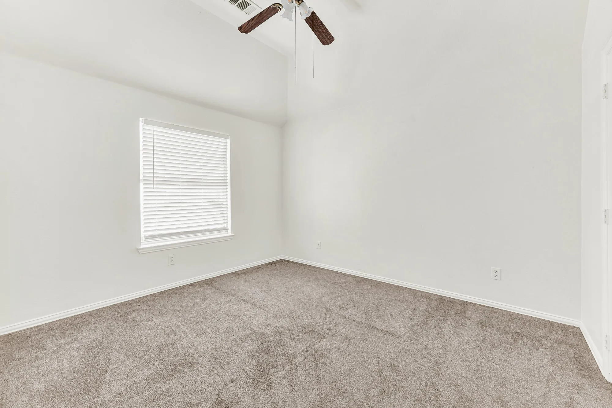 Single Family Residence For Sale in Denton County , 13270 Roadster Drive, Frisco, Texas 75033, 4 Bedroom, 3 Bathroom, 2 Garage spaces, 3,230 Sqft, built in 2004, mls#21308976, Real Estate Agent in Frisco, Homes For Sale in Denton county, Homes For Sale in Frisco, Realtor in Frisco Texas, Real Estate Brokerage Independent Realty Texas, Luminita Cordes Realtor