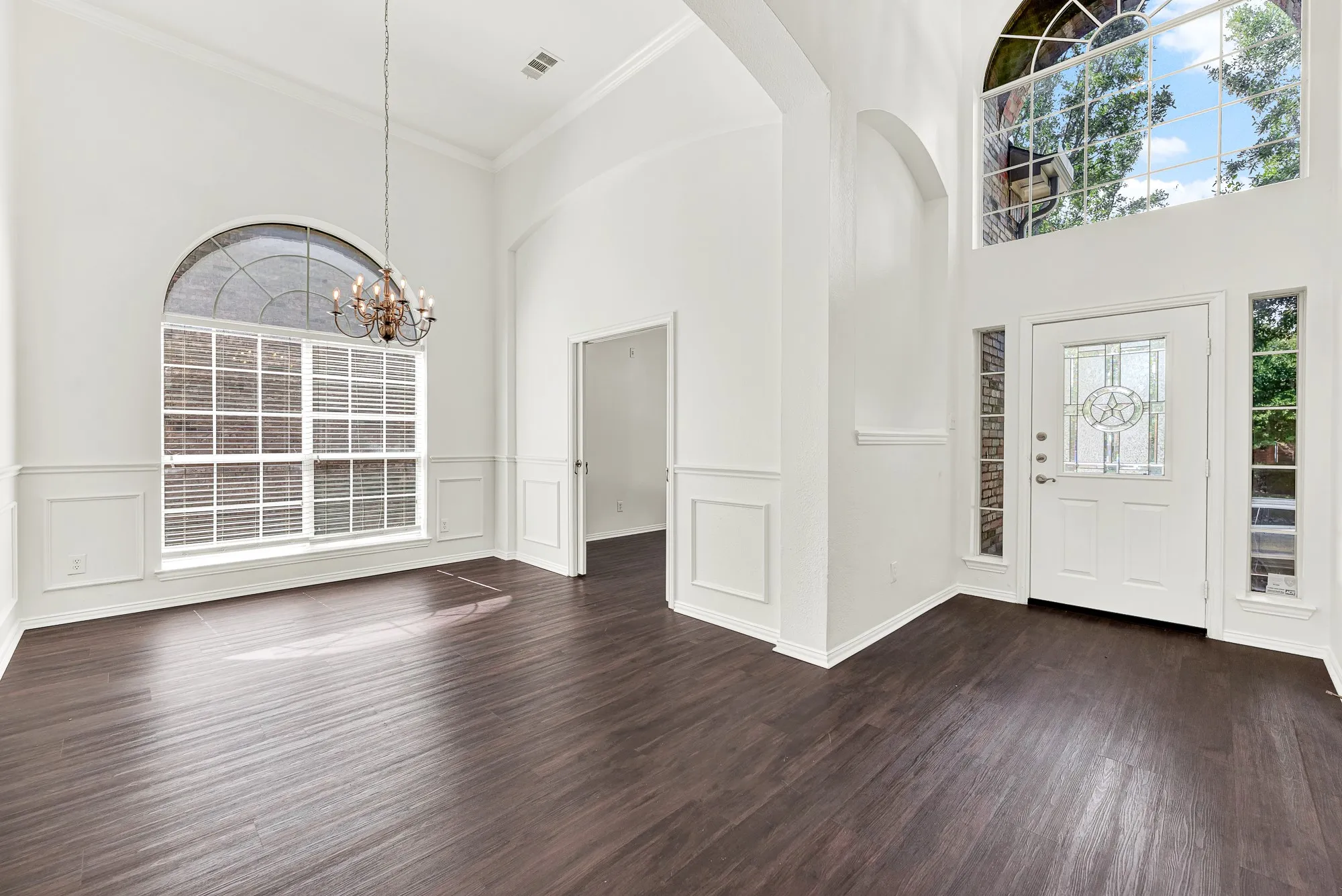 Single Family Residence For Sale in Denton County , 13270 Roadster Drive, Frisco, Texas 75033, 4 Bedroom, 3 Bathroom, 2 Garage spaces, 3,230 Sqft, built in 2004, mls#21308976, Real Estate Agent in Frisco, Homes For Sale in Denton county, Homes For Sale in Frisco, Realtor in Frisco Texas, Real Estate Brokerage Independent Realty Texas, Luminita Cordes Realtor