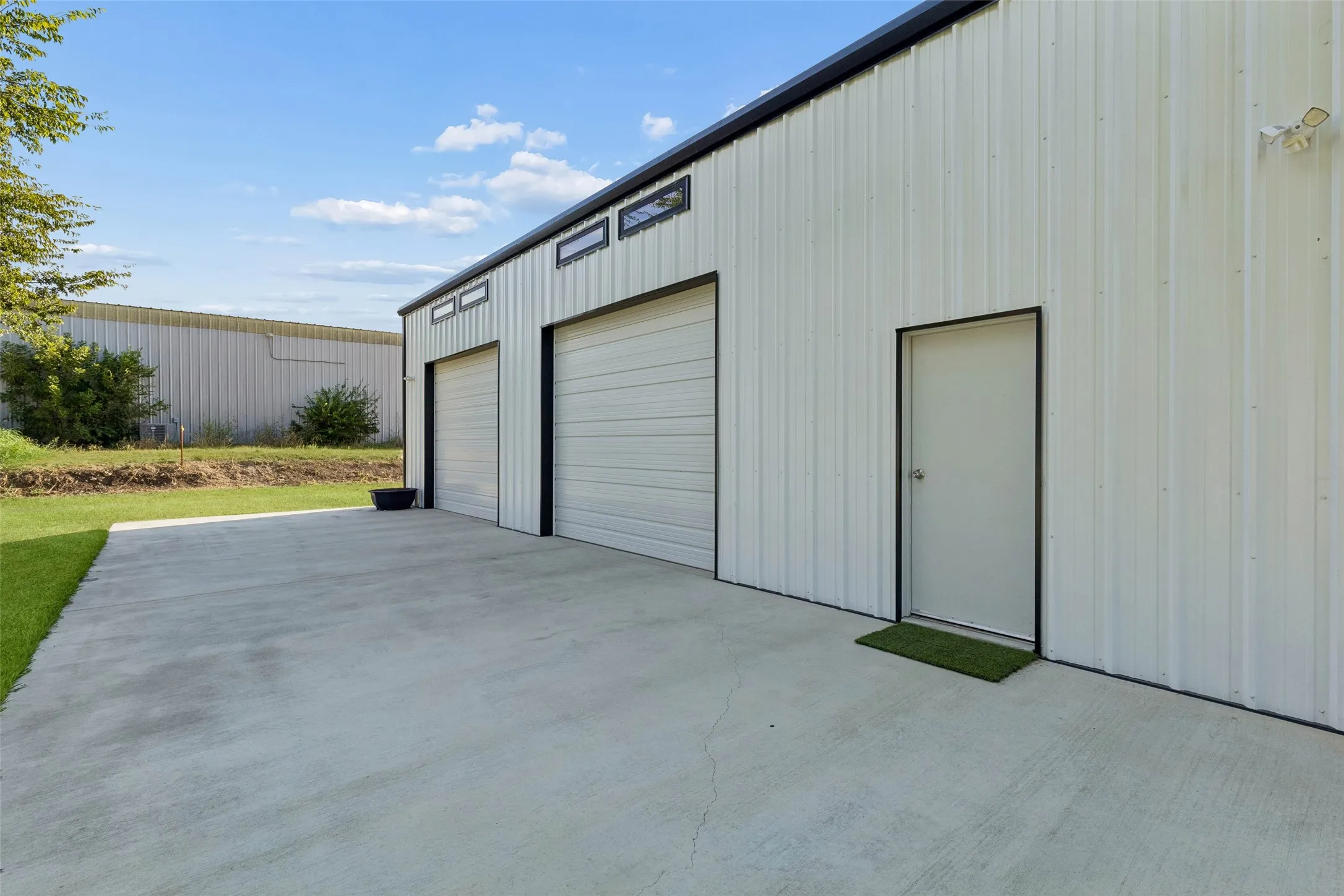 Single Family Residence For Sale in Tarrant County , 5404 Harrys Place, Fort Worth, Texas 76126, 4 Bedroom, 3 Bathroom, 2 Garage spaces, 2,525 Sqft, built in 2021, mls#21388851, Real Estate Agent in Fort Worth, Homes For Sale in Tarrant county, Homes For Sale in Fort Worth, Realtor in Fort Worth Texas, Real Estate Brokerage Independent Realty Texas, Luminita Cordes Realtor