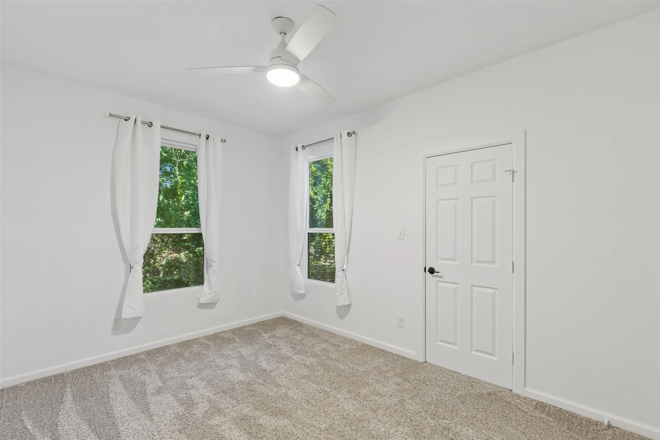 Single Family Residence For Sale in Tarrant County , 5404 Harrys Place, Fort Worth, Texas 76126, 4 Bedroom, 3 Bathroom, 2 Garage spaces, 2,525 Sqft, built in 2021, mls#21388851, Real Estate Agent in Fort Worth, Homes For Sale in Tarrant county, Homes For Sale in Fort Worth, Realtor in Fort Worth Texas, Real Estate Brokerage Independent Realty Texas, Luminita Cordes Realtor