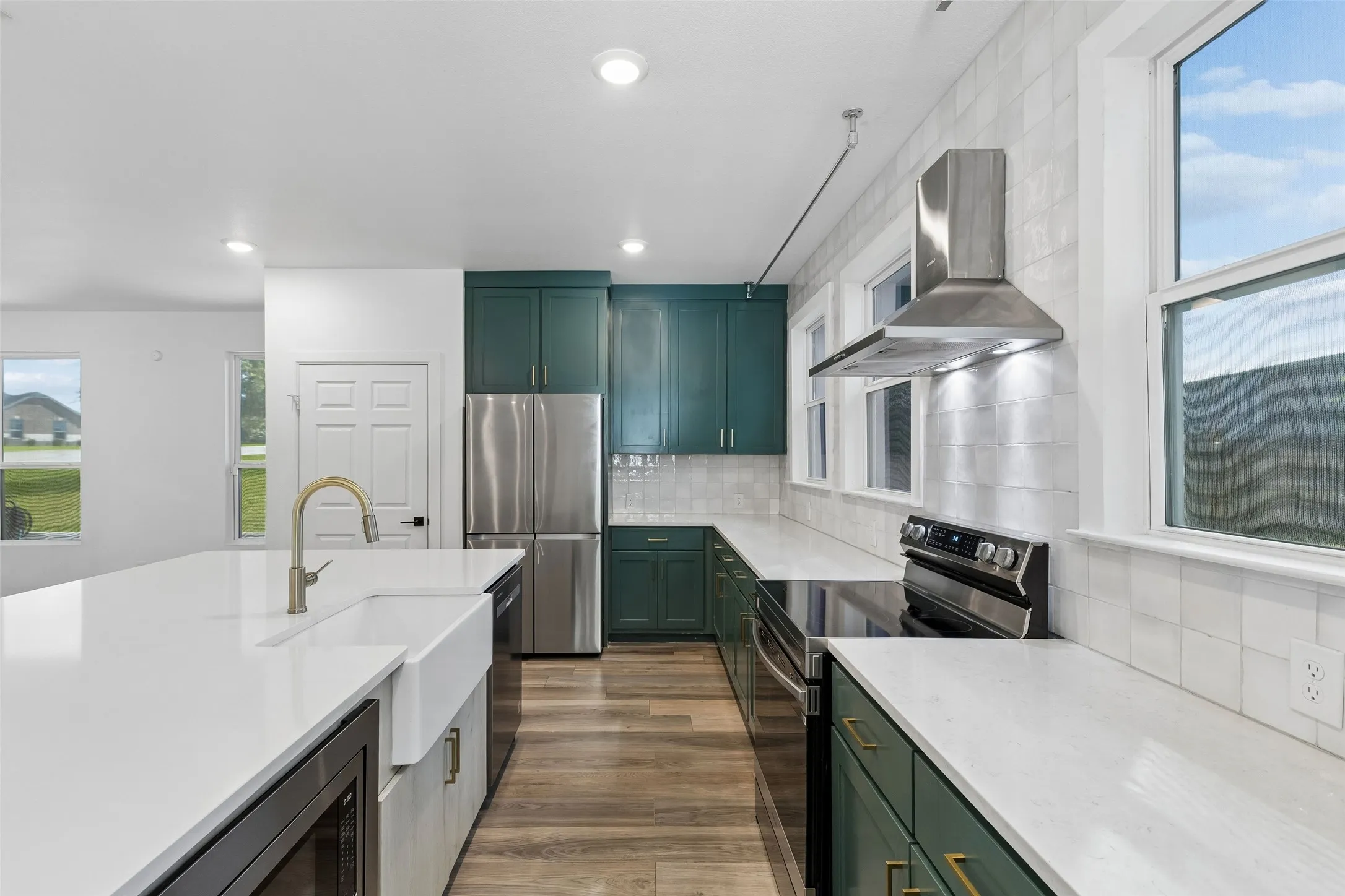 Single Family Residence For Sale in Tarrant County , 5404 Harrys Place, Fort Worth, Texas 76126, 4 Bedroom, 3 Bathroom, 2 Garage spaces, 2,525 Sqft, built in 2021, mls#21388851, Real Estate Agent in Fort Worth, Homes For Sale in Tarrant county, Homes For Sale in Fort Worth, Realtor in Fort Worth Texas, Real Estate Brokerage Independent Realty Texas, Luminita Cordes Realtor