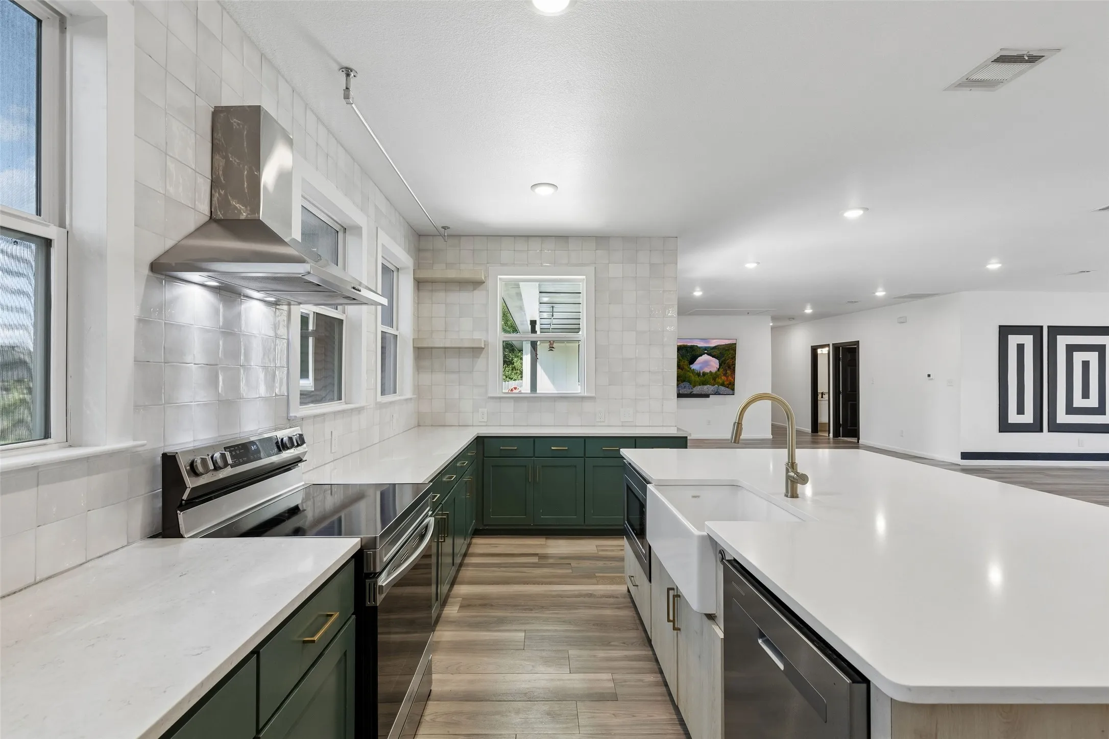 Single Family Residence For Sale in Tarrant County , 5404 Harrys Place, Fort Worth, Texas 76126, 4 Bedroom, 3 Bathroom, 2 Garage spaces, 2,525 Sqft, built in 2021, mls#21388851, Real Estate Agent in Fort Worth, Homes For Sale in Tarrant county, Homes For Sale in Fort Worth, Realtor in Fort Worth Texas, Real Estate Brokerage Independent Realty Texas, Luminita Cordes Realtor