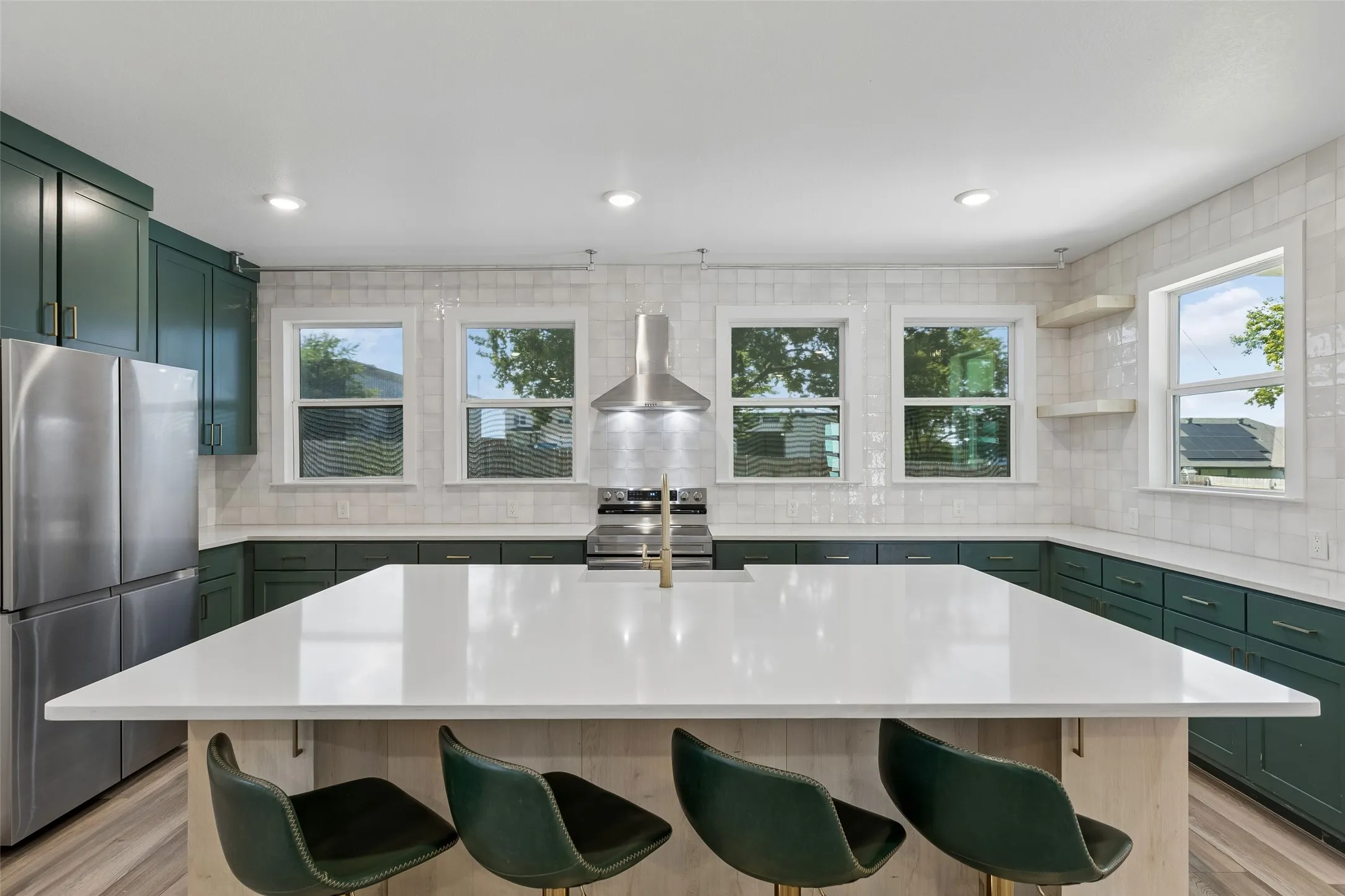 Single Family Residence For Sale in Tarrant County , 5404 Harrys Place, Fort Worth, Texas 76126, 4 Bedroom, 3 Bathroom, 2 Garage spaces, 2,525 Sqft, built in 2021, mls#21388851, Real Estate Agent in Fort Worth, Homes For Sale in Tarrant county, Homes For Sale in Fort Worth, Realtor in Fort Worth Texas, Real Estate Brokerage Independent Realty Texas, Luminita Cordes Realtor