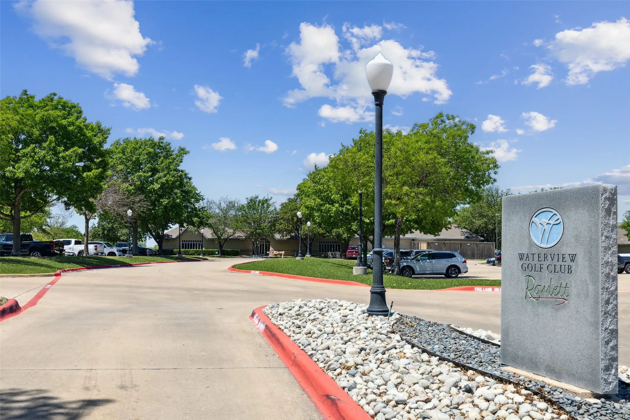 Single Family Residence For Sale in Dallas County , 7914 Kings Court, Rowlett, Texas 75089, 4 Bedroom, 3 Bathroom, 2 Garage spaces, 2,812 Sqft, built in 1999, mls#21390215, Real Estate Agent in Rowlett, Homes For Sale in Dallas county, Homes For Sale in Rowlett, Realtor in Rowlett Texas, Real Estate Brokerage Independent Realty Texas, Luminita Cordes Realtor
