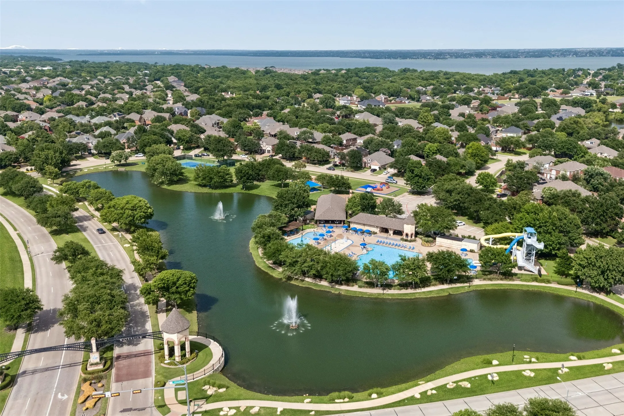 Single Family Residence For Sale in Dallas County , 7914 Kings Court, Rowlett, Texas 75089, 4 Bedroom, 3 Bathroom, 2 Garage spaces, 2,812 Sqft, built in 1999, mls#21390215, Real Estate Agent in Rowlett, Homes For Sale in Dallas county, Homes For Sale in Rowlett, Realtor in Rowlett Texas, Real Estate Brokerage Independent Realty Texas, Luminita Cordes Realtor
