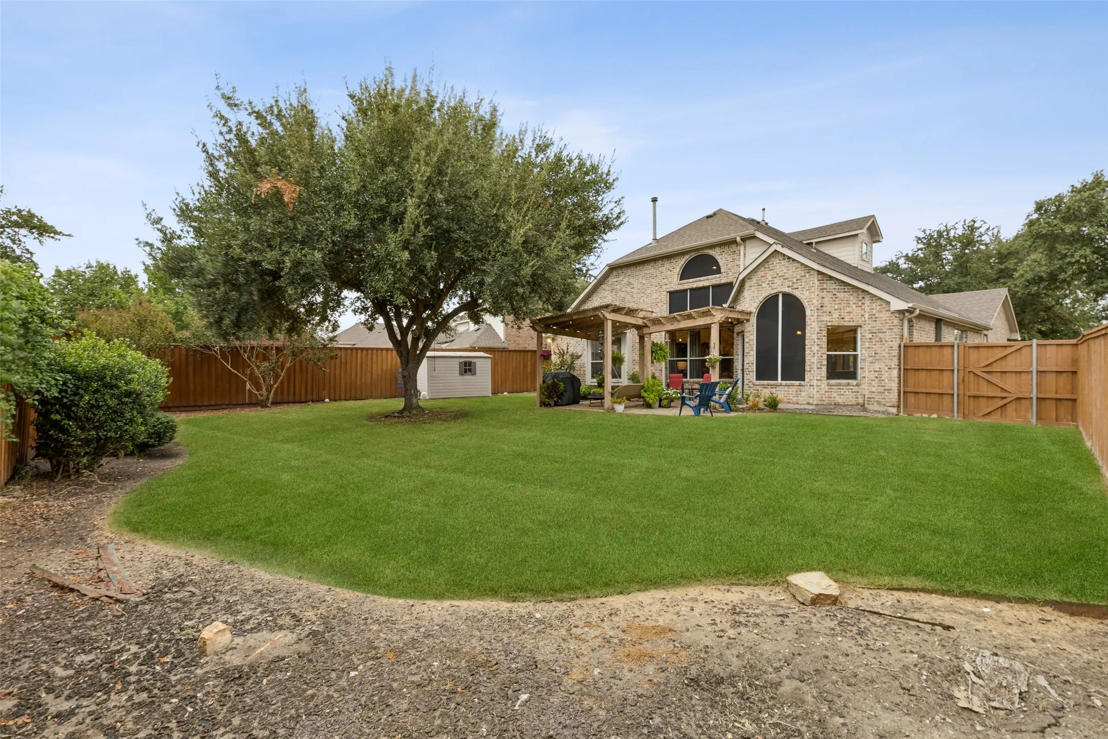 Single Family Residence For Sale in Dallas County , 7914 Kings Court, Rowlett, Texas 75089, 4 Bedroom, 3 Bathroom, 2 Garage spaces, 2,812 Sqft, built in 1999, mls#21390215, Real Estate Agent in Rowlett, Homes For Sale in Dallas county, Homes For Sale in Rowlett, Realtor in Rowlett Texas, Real Estate Brokerage Independent Realty Texas, Luminita Cordes Realtor