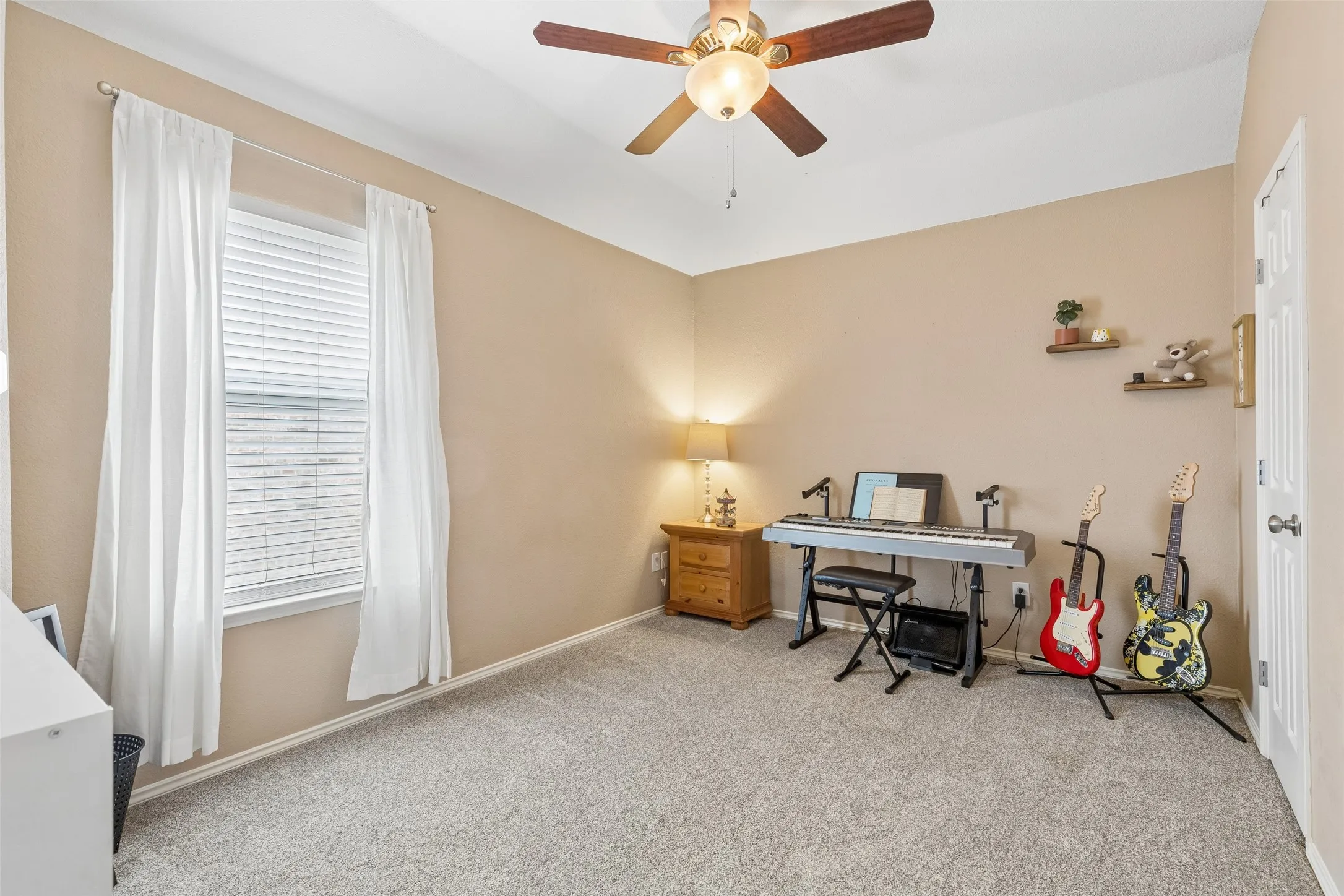 Single Family Residence For Sale in Dallas County , 7914 Kings Court, Rowlett, Texas 75089, 4 Bedroom, 3 Bathroom, 2 Garage spaces, 2,812 Sqft, built in 1999, mls#21390215, Real Estate Agent in Rowlett, Homes For Sale in Dallas county, Homes For Sale in Rowlett, Realtor in Rowlett Texas, Real Estate Brokerage Independent Realty Texas, Luminita Cordes Realtor