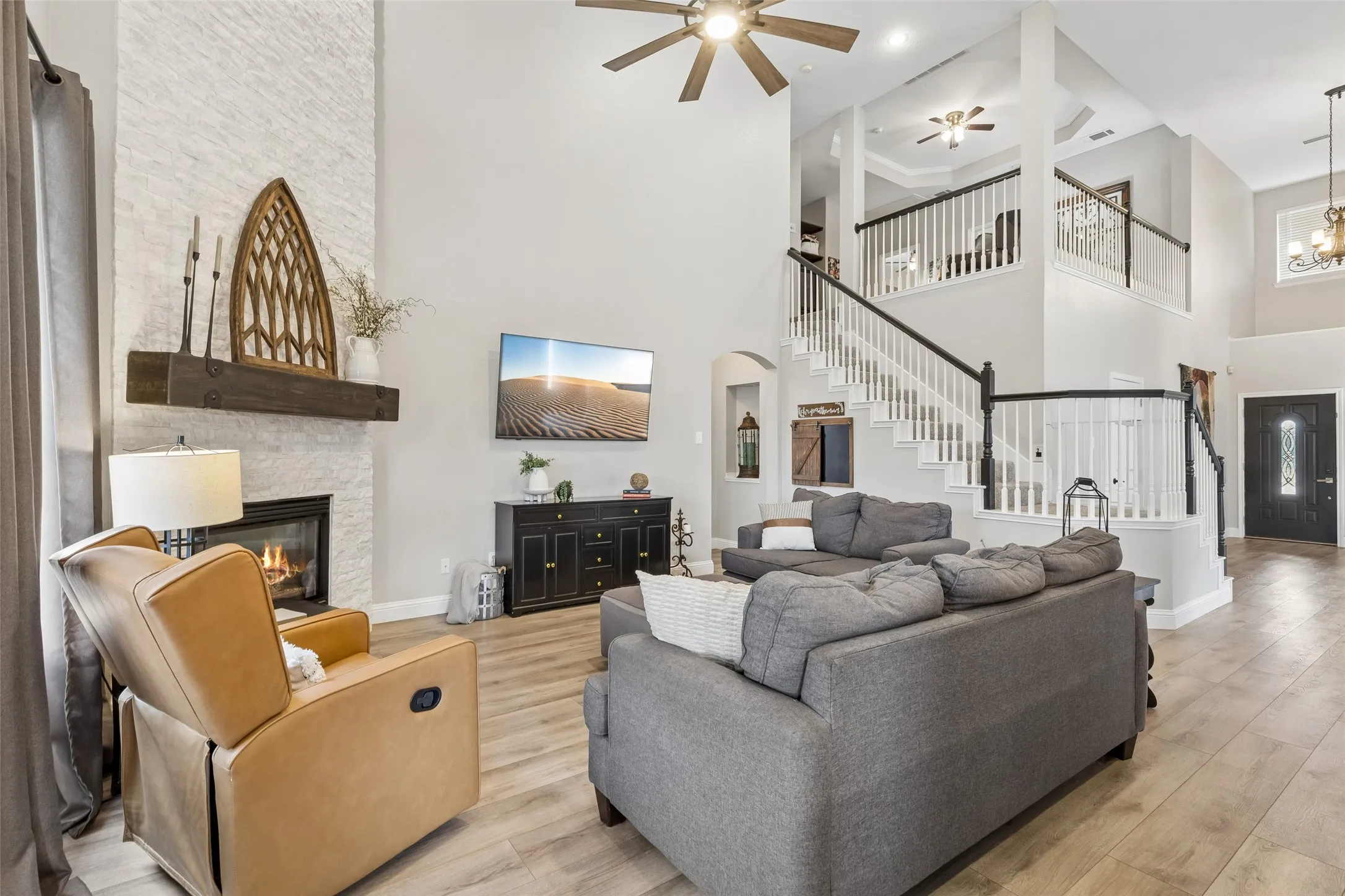 Single Family Residence For Sale in Dallas County , 7914 Kings Court, Rowlett, Texas 75089, 4 Bedroom, 3 Bathroom, 2 Garage spaces, 2,812 Sqft, built in 1999, mls#21390215, Real Estate Agent in Rowlett, Homes For Sale in Dallas county, Homes For Sale in Rowlett, Realtor in Rowlett Texas, Real Estate Brokerage Independent Realty Texas, Luminita Cordes Realtor