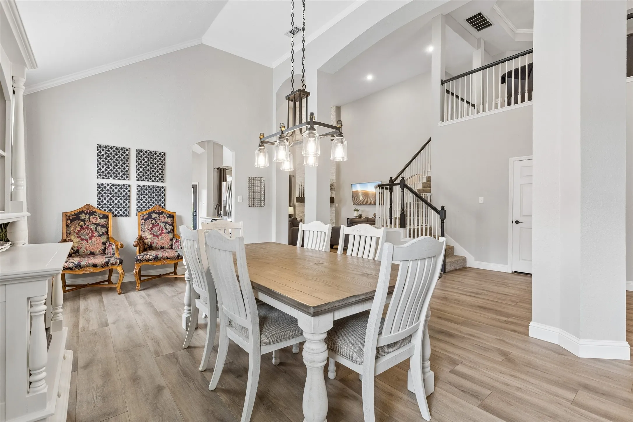 Single Family Residence For Sale in Dallas County , 7914 Kings Court, Rowlett, Texas 75089, 4 Bedroom, 3 Bathroom, 2 Garage spaces, 2,812 Sqft, built in 1999, mls#21390215, Real Estate Agent in Rowlett, Homes For Sale in Dallas county, Homes For Sale in Rowlett, Realtor in Rowlett Texas, Real Estate Brokerage Independent Realty Texas, Luminita Cordes Realtor