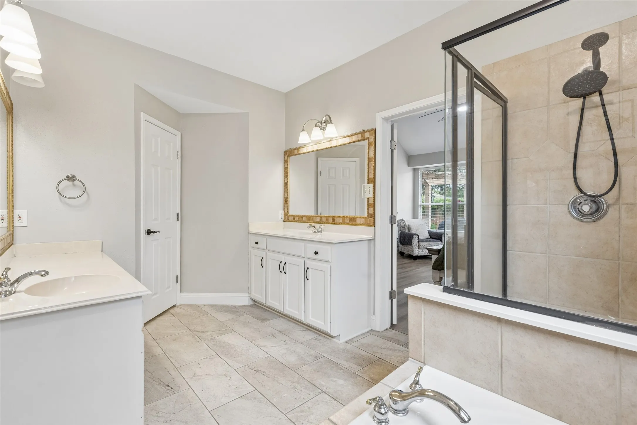 Single Family Residence For Sale in Dallas County , 7914 Kings Court, Rowlett, Texas 75089, 4 Bedroom, 3 Bathroom, 2 Garage spaces, 2,812 Sqft, built in 1999, mls#21390215, Real Estate Agent in Rowlett, Homes For Sale in Dallas county, Homes For Sale in Rowlett, Realtor in Rowlett Texas, Real Estate Brokerage Independent Realty Texas, Luminita Cordes Realtor