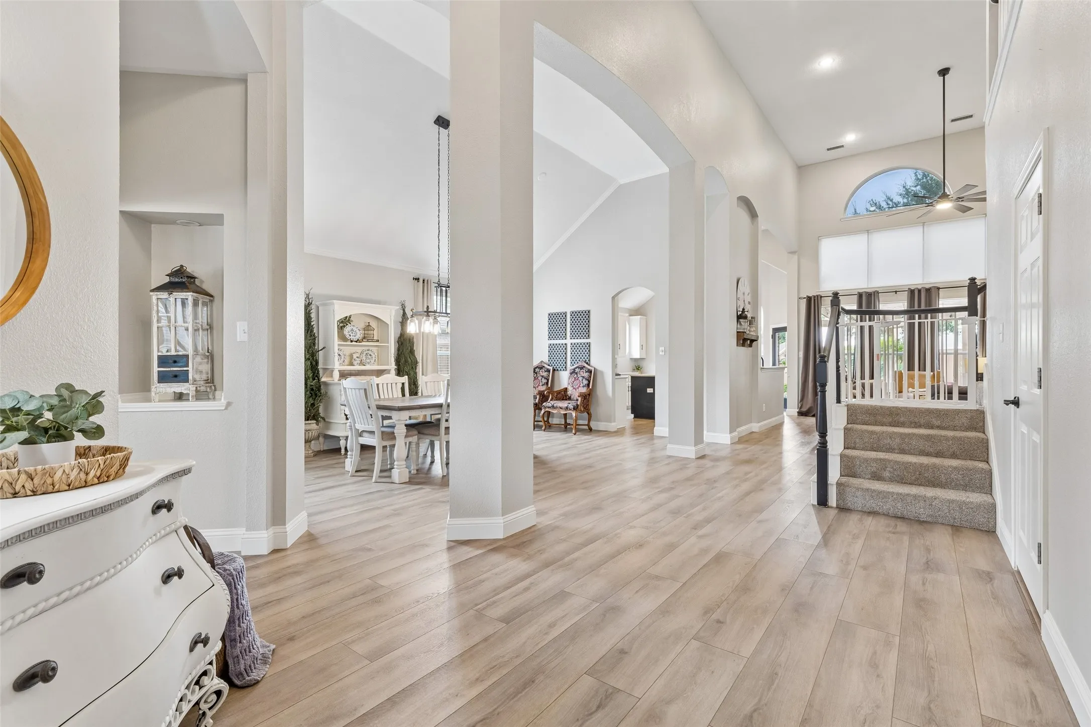 Single Family Residence For Sale in Dallas County , 7914 Kings Court, Rowlett, Texas 75089, 4 Bedroom, 3 Bathroom, 2 Garage spaces, 2,812 Sqft, built in 1999, mls#21390215, Real Estate Agent in Rowlett, Homes For Sale in Dallas county, Homes For Sale in Rowlett, Realtor in Rowlett Texas, Real Estate Brokerage Independent Realty Texas, Luminita Cordes Realtor
