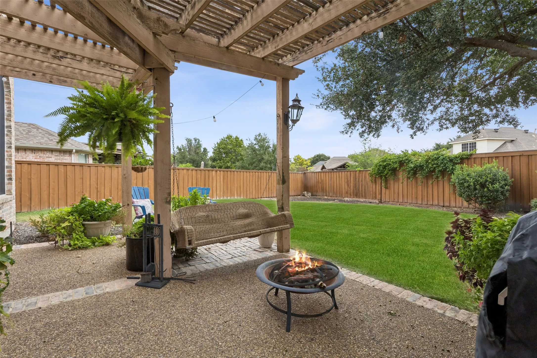 Single Family Residence For Sale in Dallas County , 7914 Kings Court, Rowlett, Texas 75089, 4 Bedroom, 3 Bathroom, 2 Garage spaces, 2,812 Sqft, built in 1999, mls#21390215, Real Estate Agent in Rowlett, Homes For Sale in Dallas county, Homes For Sale in Rowlett, Realtor in Rowlett Texas, Real Estate Brokerage Independent Realty Texas, Luminita Cordes Realtor