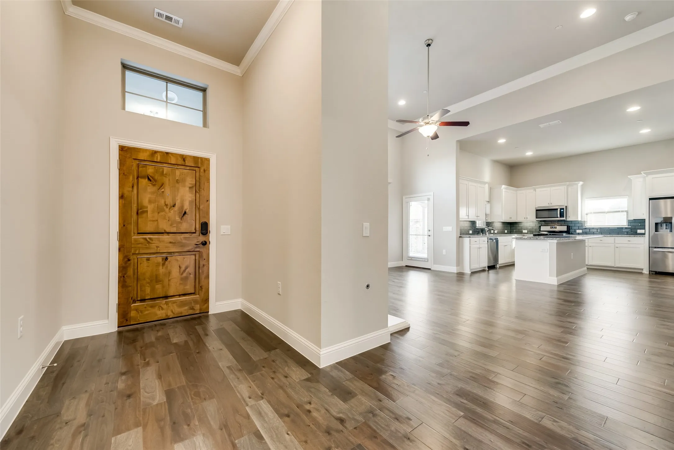 Townhouse For Rent in Tarrant County , 915 Birds Fort Trail, Arlington, Texas 76005, 3 Bedroom, 2 Bathroom, 2 Garage spaces, 1,756 Sqft, built in 2017, mls#21391506, Real Estate Agent in Arlington, Homes For Rent in Tarrant county, Homes For Rent in Arlington, Realtor in Arlington Texas, Real Estate Brokerage Independent Realty Texas, Luminita Cordes Realtor