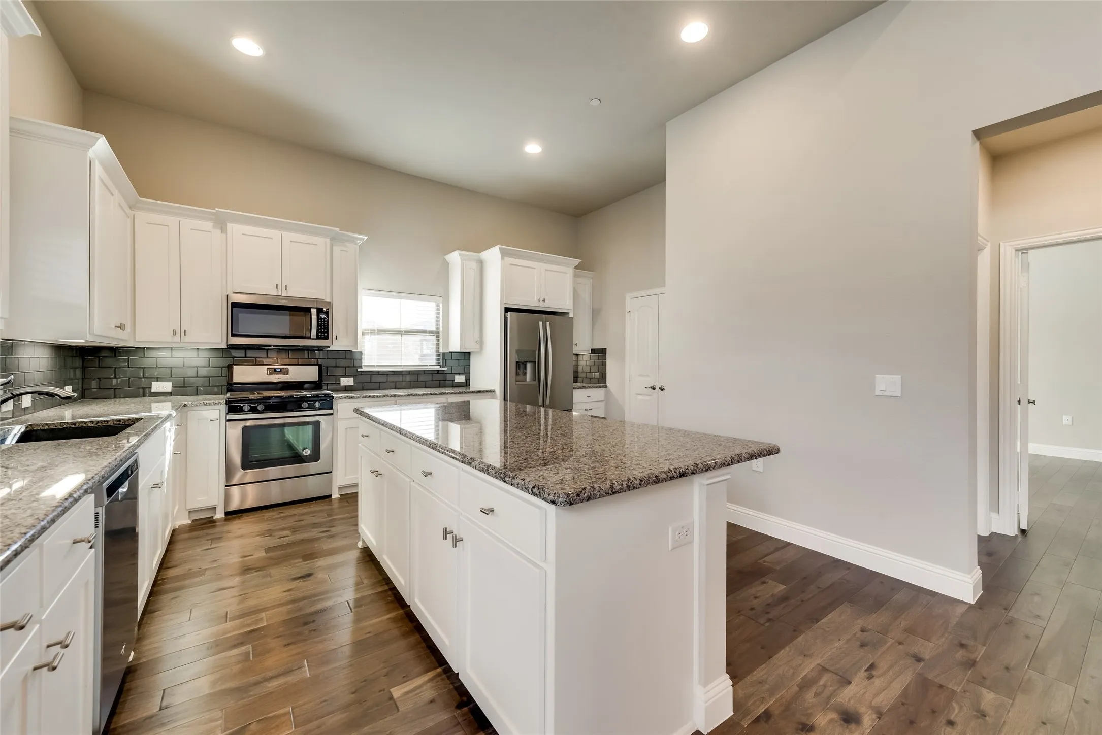 Townhouse For Rent in Tarrant County , 915 Birds Fort Trail, Arlington, Texas 76005, 3 Bedroom, 2 Bathroom, 2 Garage spaces, 1,756 Sqft, built in 2017, mls#21391506, Real Estate Agent in Arlington, Homes For Rent in Tarrant county, Homes For Rent in Arlington, Realtor in Arlington Texas, Real Estate Brokerage Independent Realty Texas, Luminita Cordes Realtor