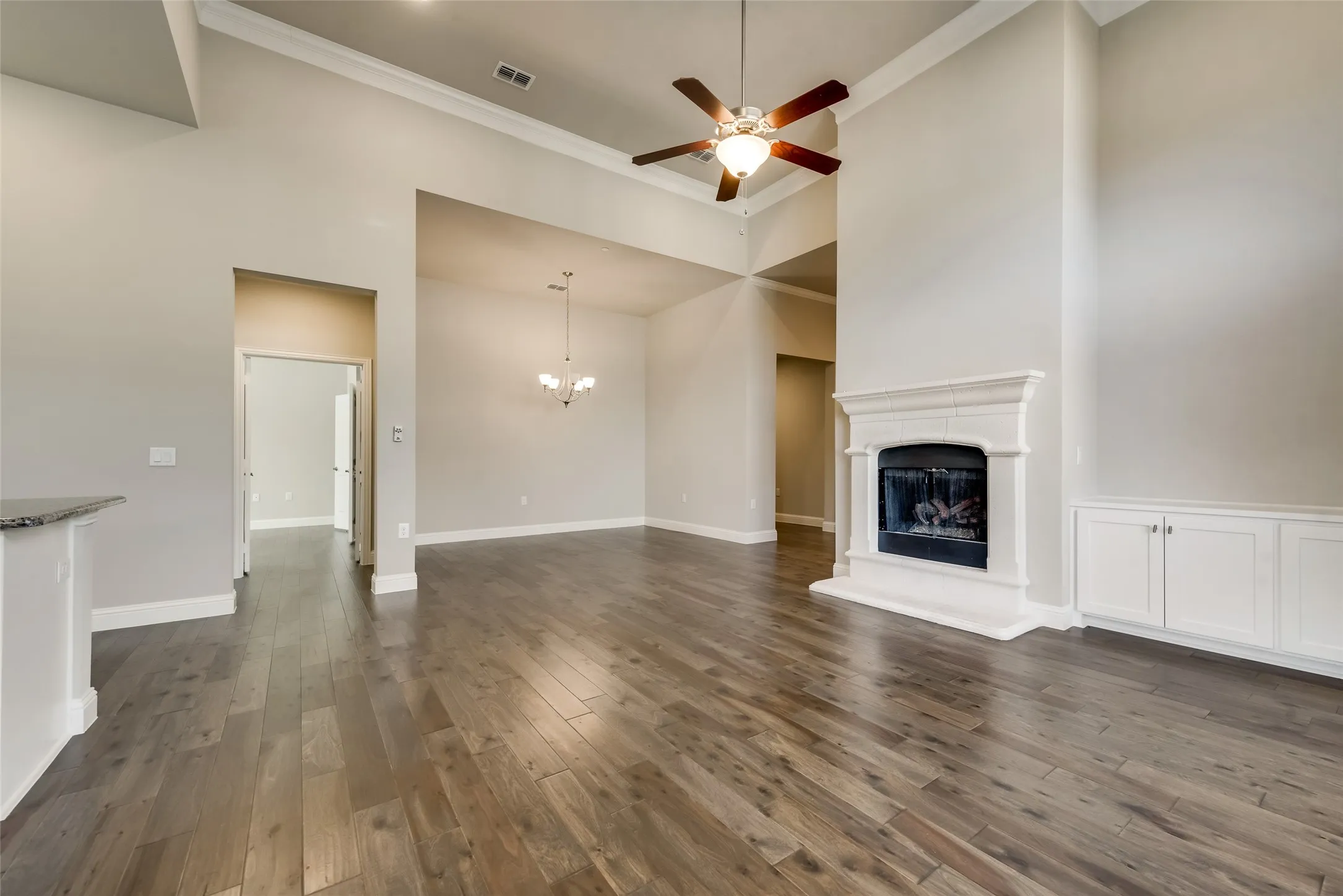 Townhouse For Rent in Tarrant County , 915 Birds Fort Trail, Arlington, Texas 76005, 3 Bedroom, 2 Bathroom, 2 Garage spaces, 1,756 Sqft, built in 2017, mls#21391506, Real Estate Agent in Arlington, Homes For Rent in Tarrant county, Homes For Rent in Arlington, Realtor in Arlington Texas, Real Estate Brokerage Independent Realty Texas, Luminita Cordes Realtor