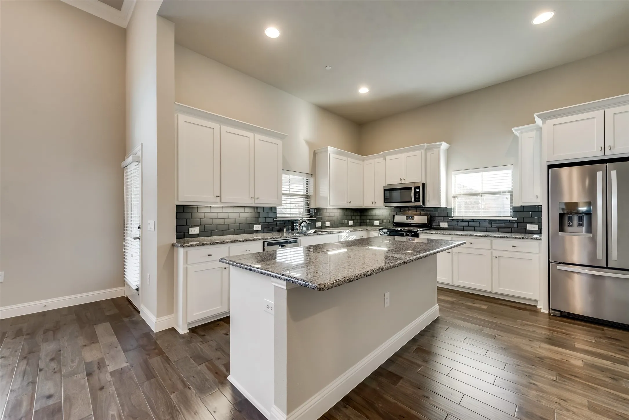 Townhouse For Rent in Tarrant County , 915 Birds Fort Trail, Arlington, Texas 76005, 3 Bedroom, 2 Bathroom, 2 Garage spaces, 1,756 Sqft, built in 2017, mls#21391506, Real Estate Agent in Arlington, Homes For Rent in Tarrant county, Homes For Rent in Arlington, Realtor in Arlington Texas, Real Estate Brokerage Independent Realty Texas, Luminita Cordes Realtor