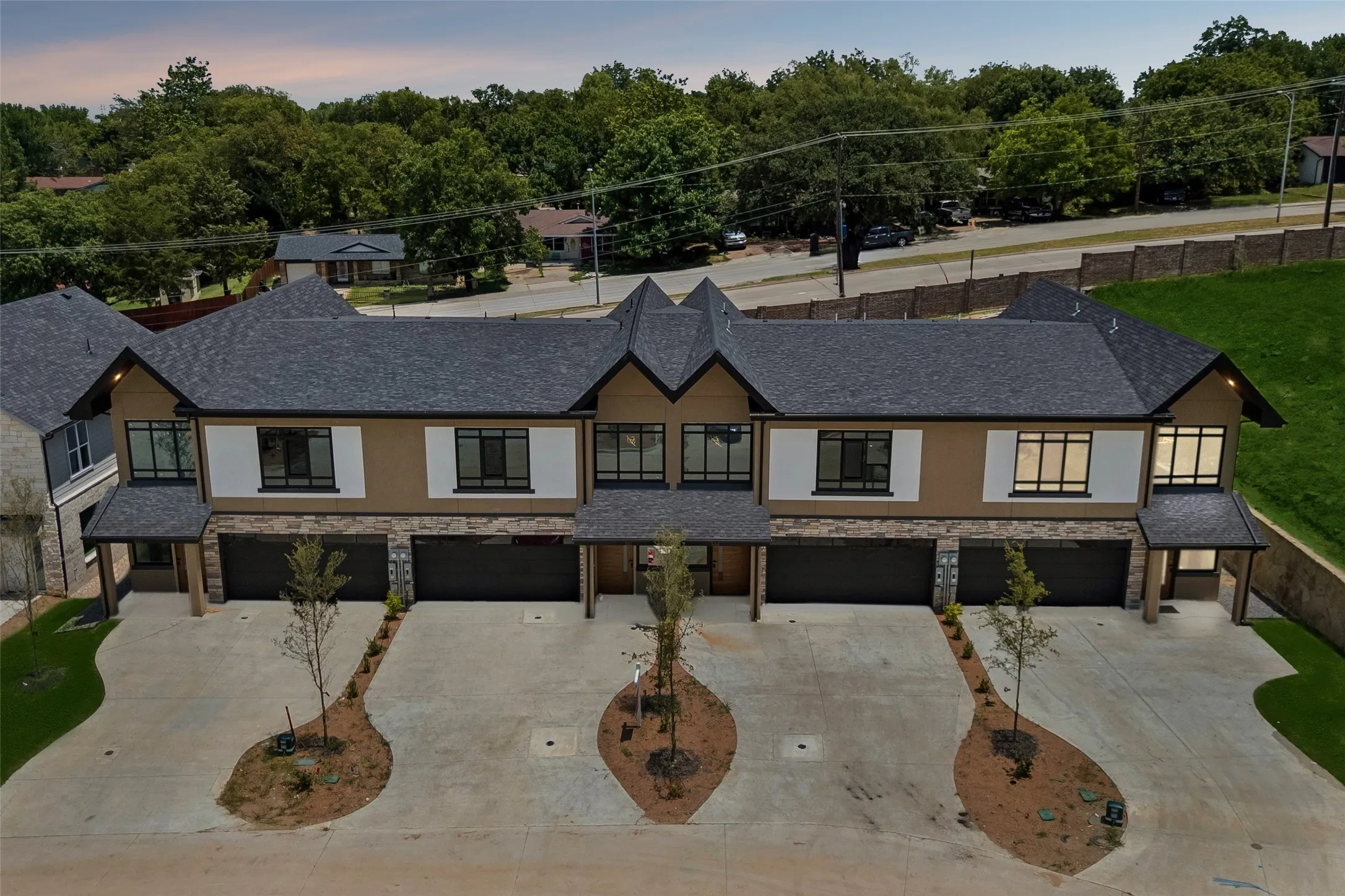 Townhouse For Rent in Dallas County , 810 Premier Parkway, Grand Prairie, Texas 75051, 4 Bedroom, 4 Bathroom, 2 Garage spaces, 2,670 Sqft, built in 2025, mls#21393978, Real Estate Agent in Grand Prairie, Homes For Rent in Dallas county, Homes For Rent in Grand Prairie, Realtor in Grand Prairie Texas, Real Estate Brokerage Independent Realty Texas, Luminita Cordes Realtor