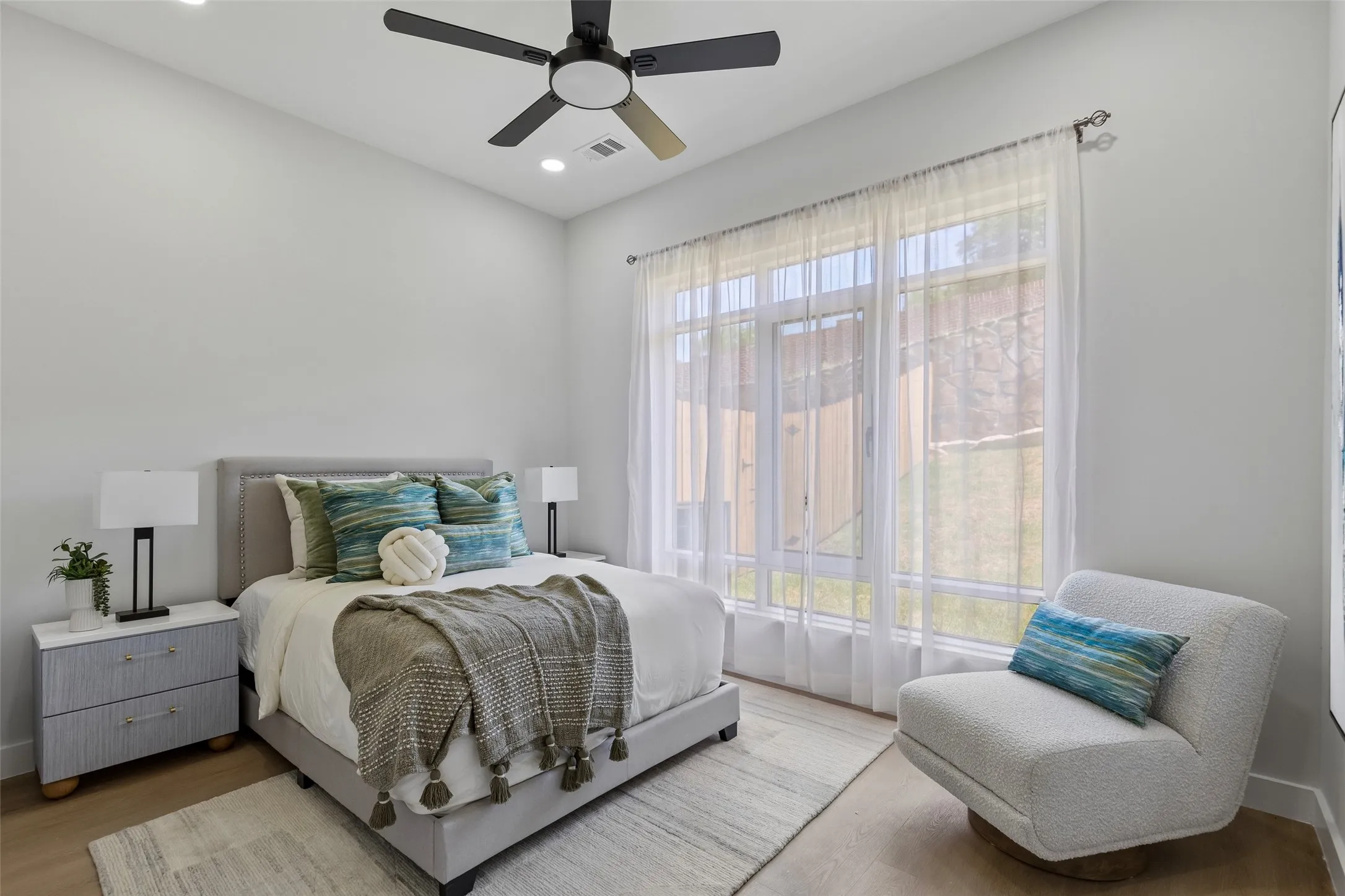 Townhouse For Rent in Dallas County , 810 Premier Parkway, Grand Prairie, Texas 75051, 4 Bedroom, 4 Bathroom, 2 Garage spaces, 2,670 Sqft, built in 2025, mls#21393978, Real Estate Agent in Grand Prairie, Homes For Rent in Dallas county, Homes For Rent in Grand Prairie, Realtor in Grand Prairie Texas, Real Estate Brokerage Independent Realty Texas, Luminita Cordes Realtor