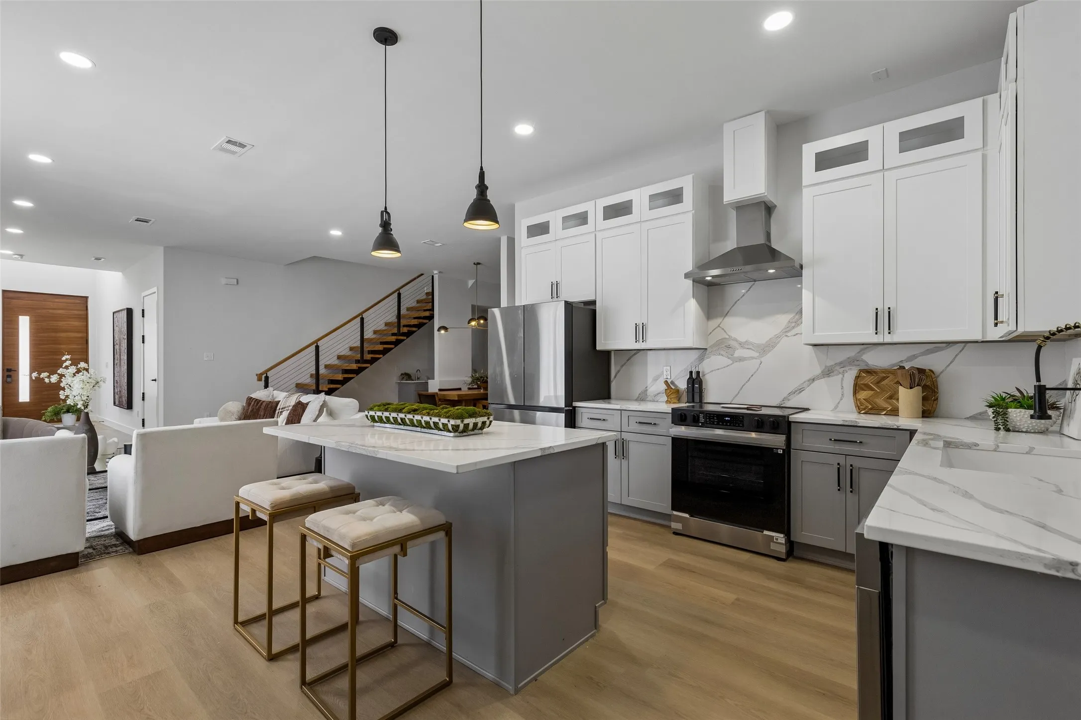 Townhouse For Rent in Dallas County , 810 Premier Parkway, Grand Prairie, Texas 75051, 4 Bedroom, 4 Bathroom, 2 Garage spaces, 2,670 Sqft, built in 2025, mls#21393978, Real Estate Agent in Grand Prairie, Homes For Rent in Dallas county, Homes For Rent in Grand Prairie, Realtor in Grand Prairie Texas, Real Estate Brokerage Independent Realty Texas, Luminita Cordes Realtor