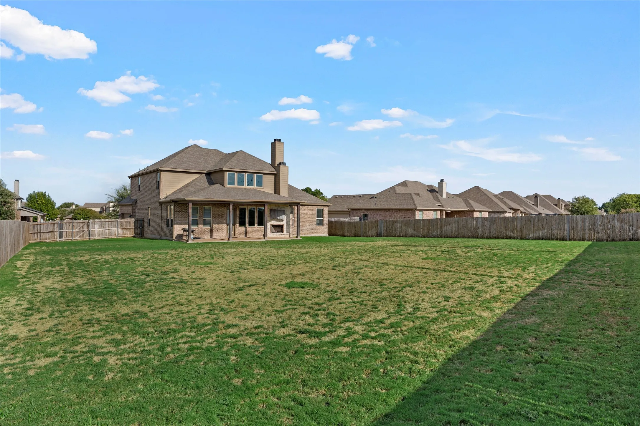 Single Family Residence For Sale in Mc Lennan County , 2109 Therese, Waco, Texas 76712, 5 Bedroom, 3 Bathroom, 2 Garage spaces, 2,889 Sqft, built in 2016, mls#21393744, Real Estate Agent in Waco, Homes For Sale in Mc Lennan county, Homes For Sale in Waco, Realtor in Waco Texas, Real Estate Brokerage Independent Realty Texas, Luminita Cordes Realtor