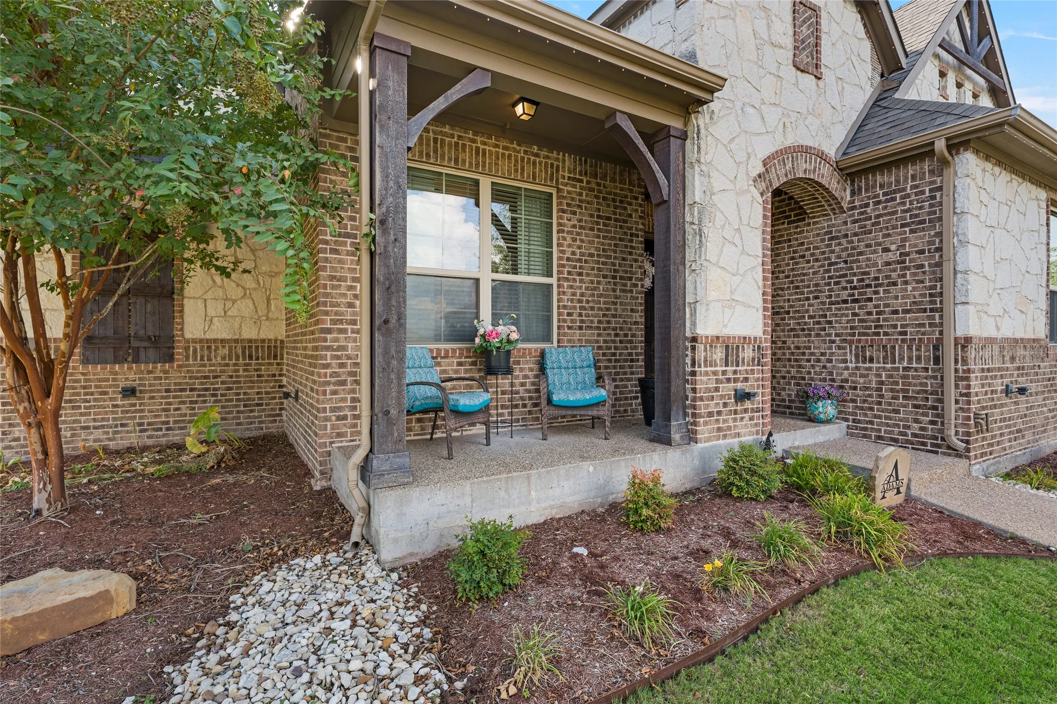 Single Family Residence For Sale in Mc Lennan County , 2109 Therese, Waco, Texas 76712, 5 Bedroom, 3 Bathroom, 2 Garage spaces, 2,889 Sqft, built in 2016, mls#21393744, Real Estate Agent in Waco, Homes For Sale in Mc Lennan county, Homes For Sale in Waco, Realtor in Waco Texas, Real Estate Brokerage Independent Realty Texas, Luminita Cordes Realtor