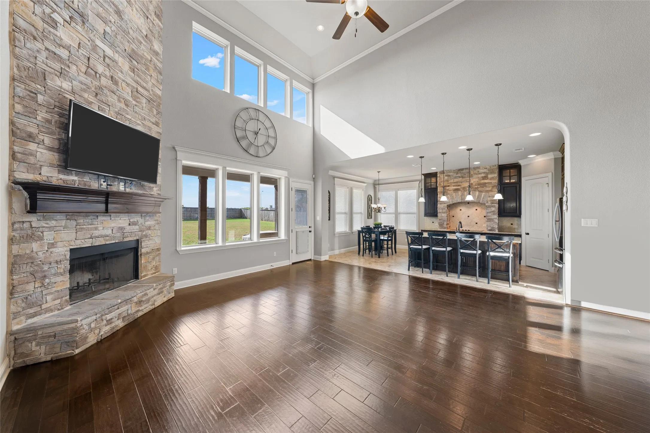 Single Family Residence For Sale in Mc Lennan County , 2109 Therese, Waco, Texas 76712, 5 Bedroom, 3 Bathroom, 2 Garage spaces, 2,889 Sqft, built in 2016, mls#21393744, Real Estate Agent in Waco, Homes For Sale in Mc Lennan county, Homes For Sale in Waco, Realtor in Waco Texas, Real Estate Brokerage Independent Realty Texas, Luminita Cordes Realtor