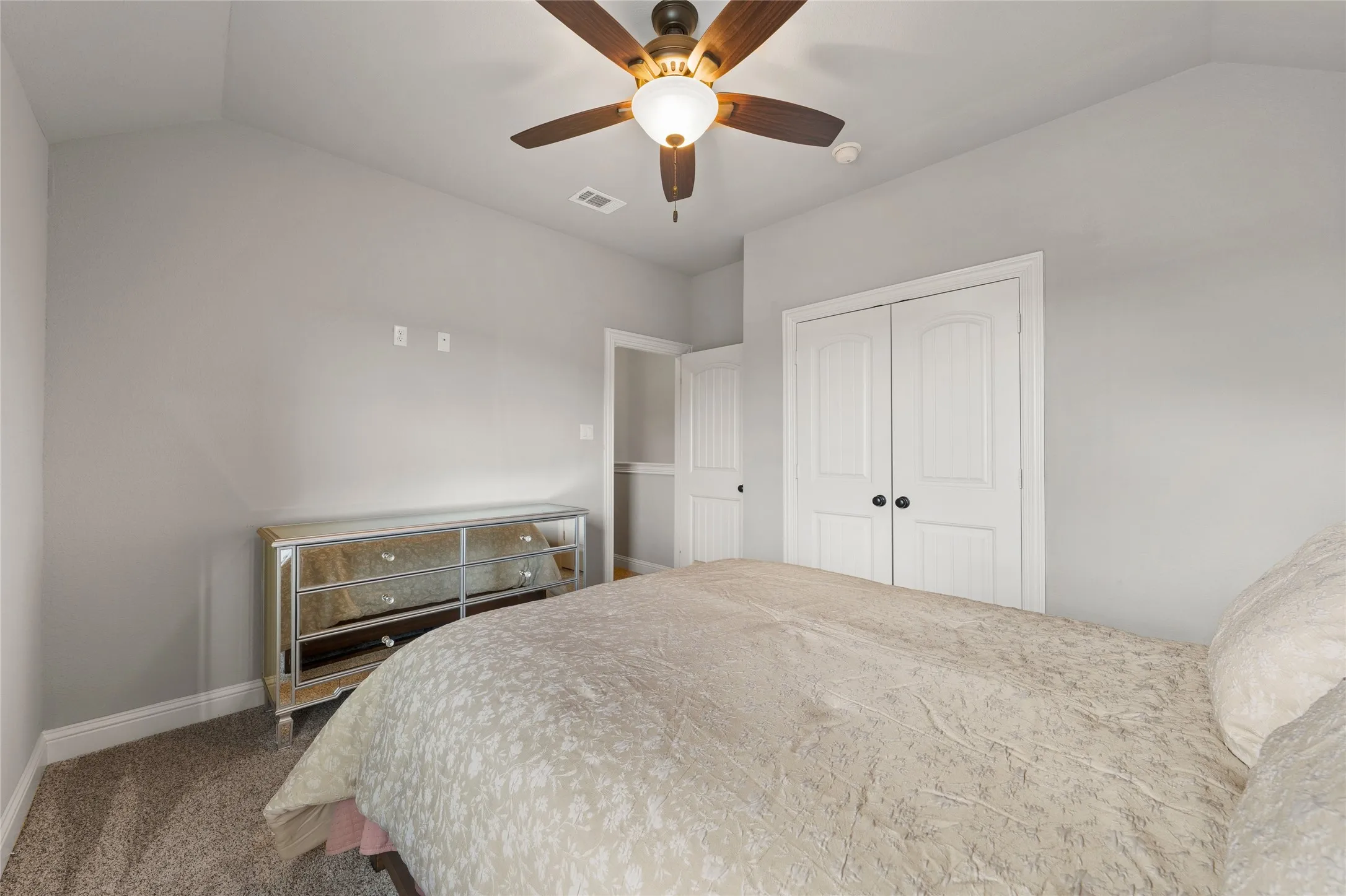Single Family Residence For Sale in Mc Lennan County , 2109 Therese, Waco, Texas 76712, 5 Bedroom, 3 Bathroom, 2 Garage spaces, 2,889 Sqft, built in 2016, mls#21393744, Real Estate Agent in Waco, Homes For Sale in Mc Lennan county, Homes For Sale in Waco, Realtor in Waco Texas, Real Estate Brokerage Independent Realty Texas, Luminita Cordes Realtor