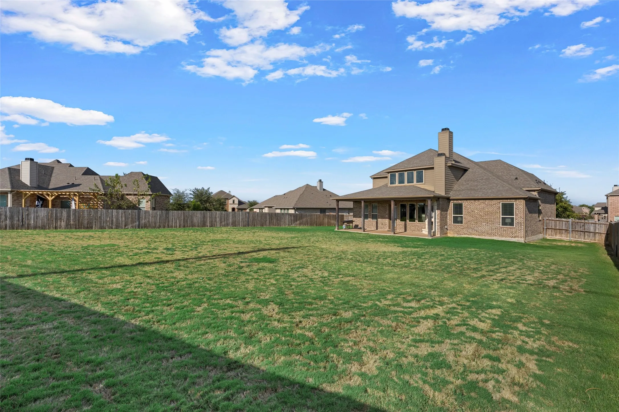 Single Family Residence For Sale in Mc Lennan County , 2109 Therese, Waco, Texas 76712, 5 Bedroom, 3 Bathroom, 2 Garage spaces, 2,889 Sqft, built in 2016, mls#21393744, Real Estate Agent in Waco, Homes For Sale in Mc Lennan county, Homes For Sale in Waco, Realtor in Waco Texas, Real Estate Brokerage Independent Realty Texas, Luminita Cordes Realtor