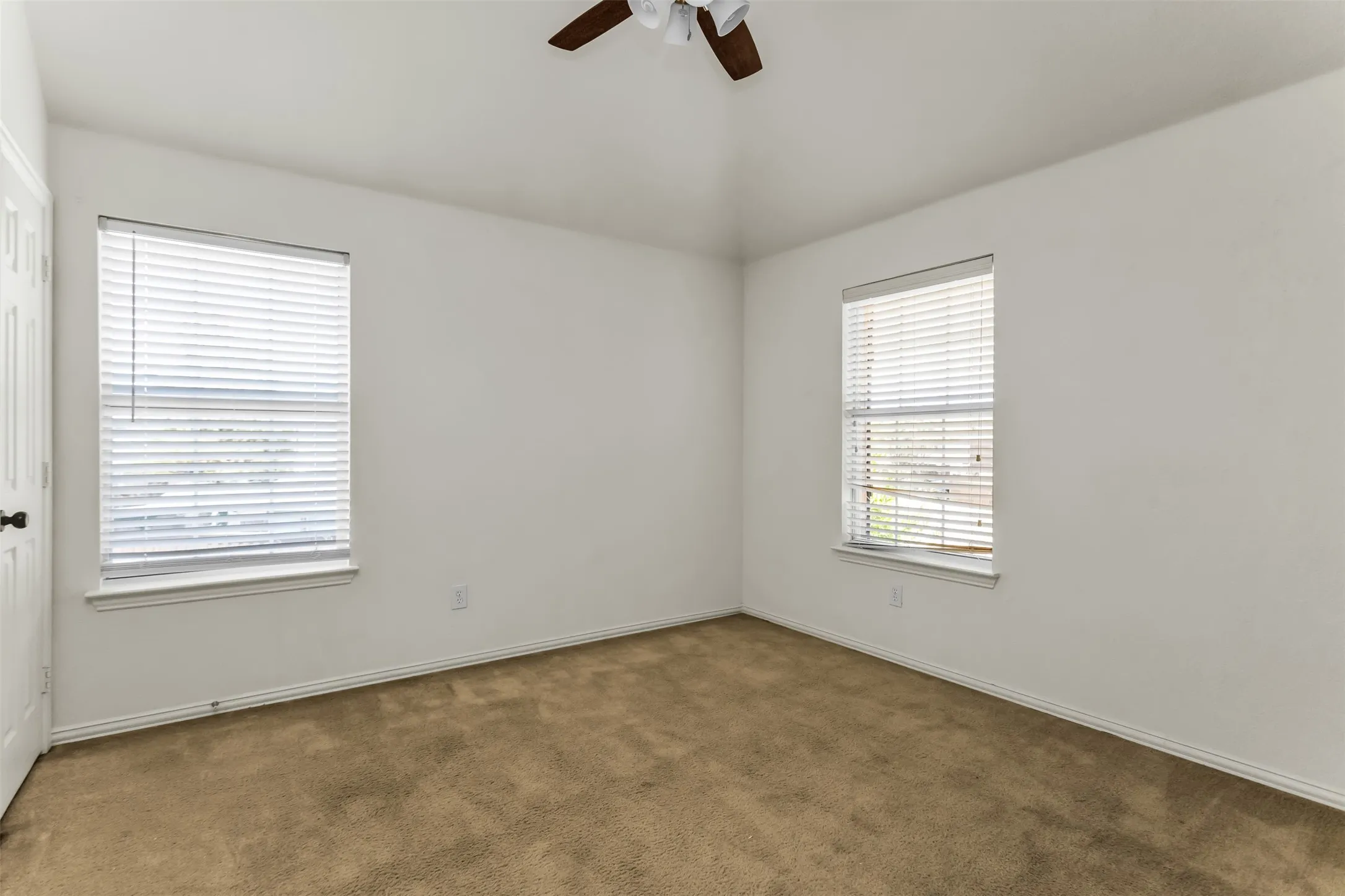 Single Family Residence For Rent in Collin County , 11701 Lampwick Lane, Frisco, Texas 75035, 4 Bedroom, 4 Bathroom, 2 Garage spaces, 3,980 Sqft, built in 2005, mls#21392082, Real Estate Agent in Frisco, Homes For Rent in Collin county, Homes For Rent in Frisco, Realtor in Frisco Texas, Real Estate Brokerage Independent Realty Texas, Luminita Cordes Realtor